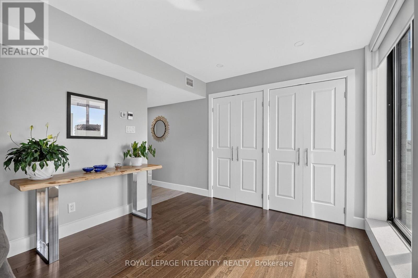 1 Bed, 1 Bath House for Sale in Ottawa – PH1 – 18 NEPEAN STREET, Ottawa – MLS# X13461196 - Image 9