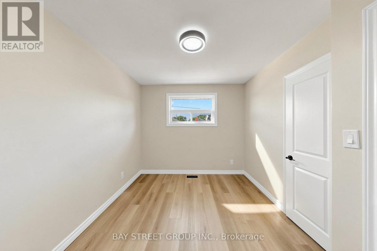 28 WARREN AVENUE - 12