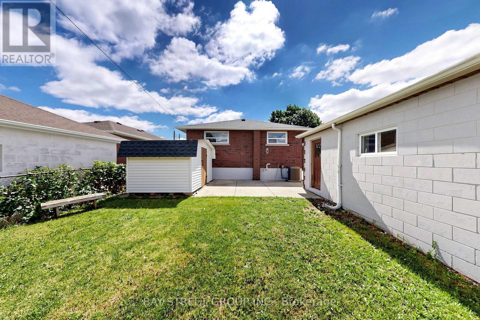 28 WARREN AVENUE - 33