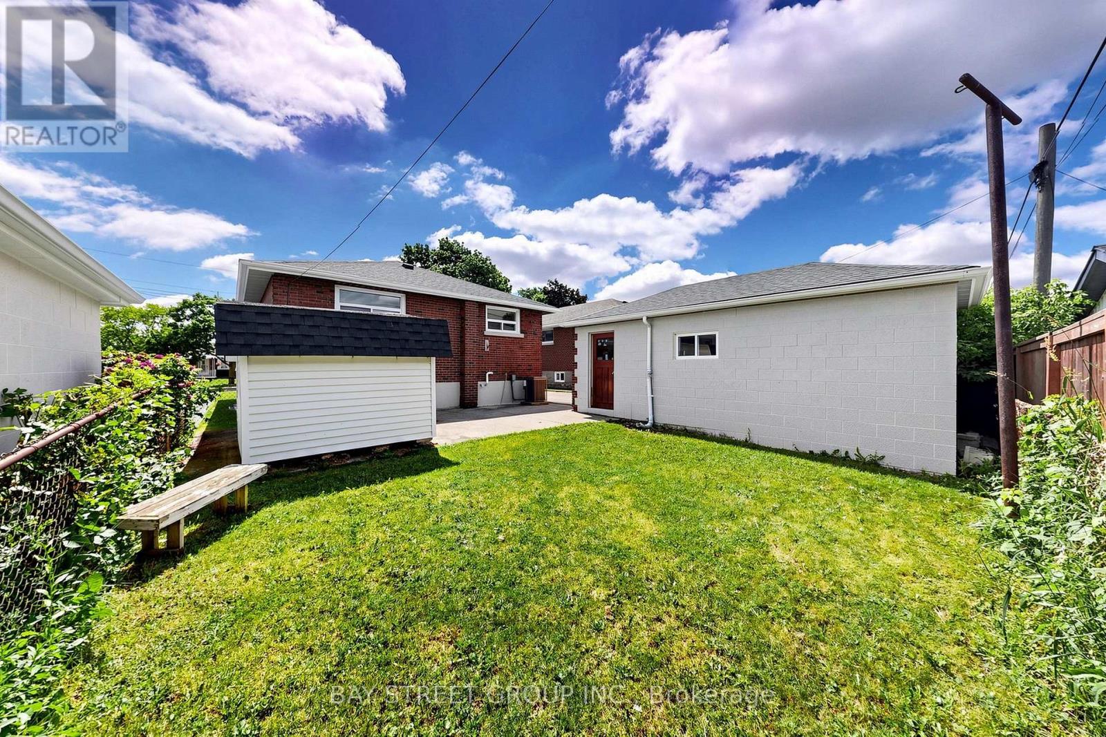 28 WARREN AVENUE - 34