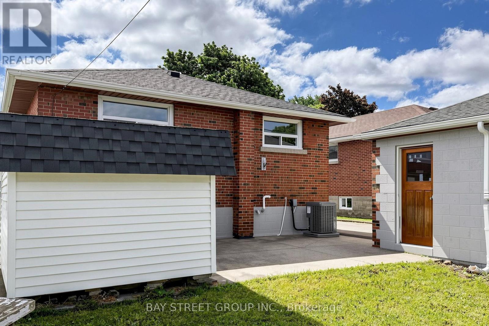 28 WARREN AVENUE - 35