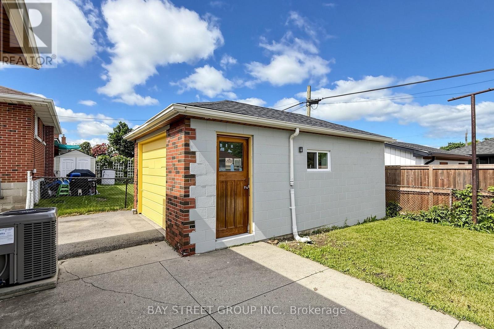 28 WARREN AVENUE - 38