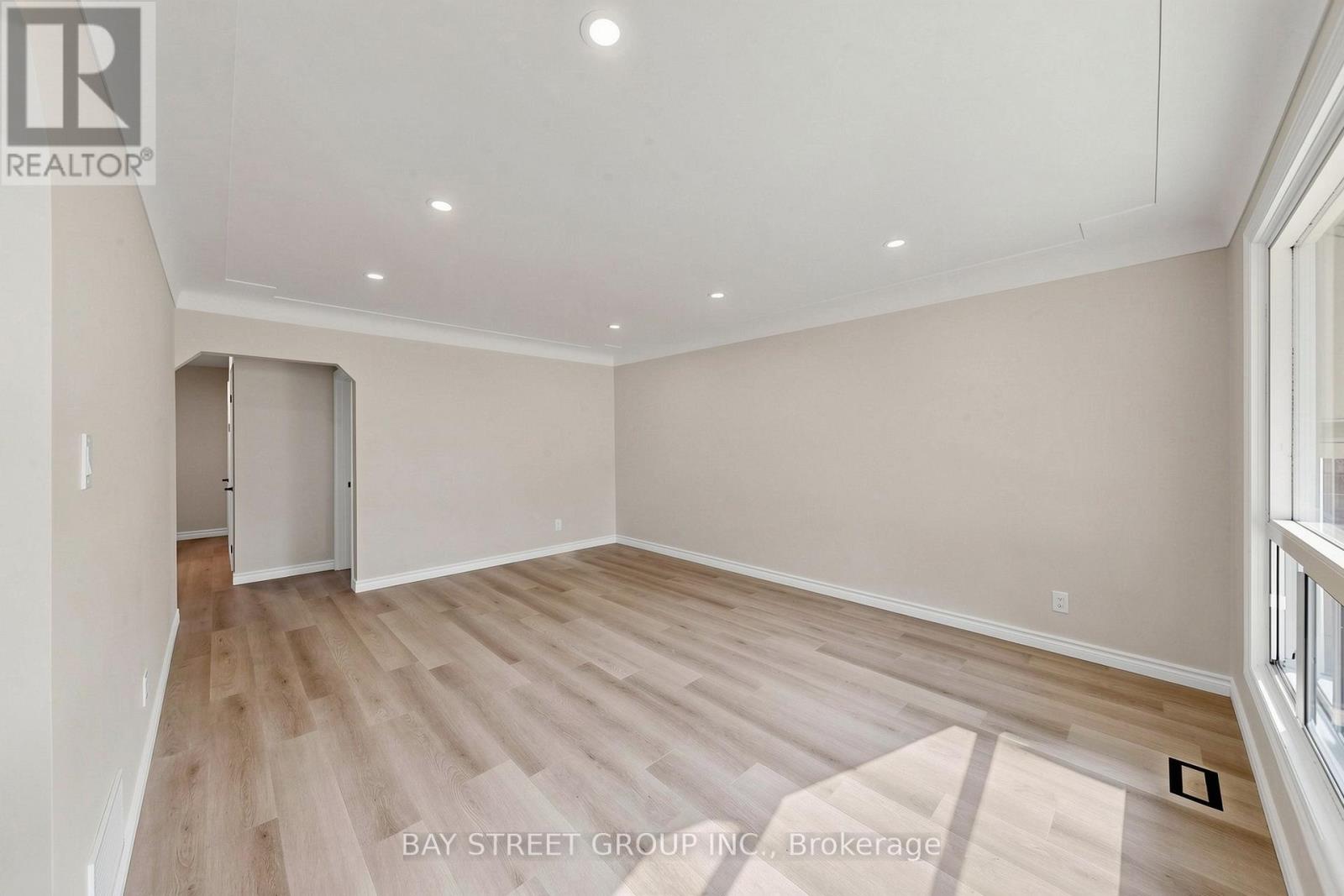 28 WARREN AVENUE - 4