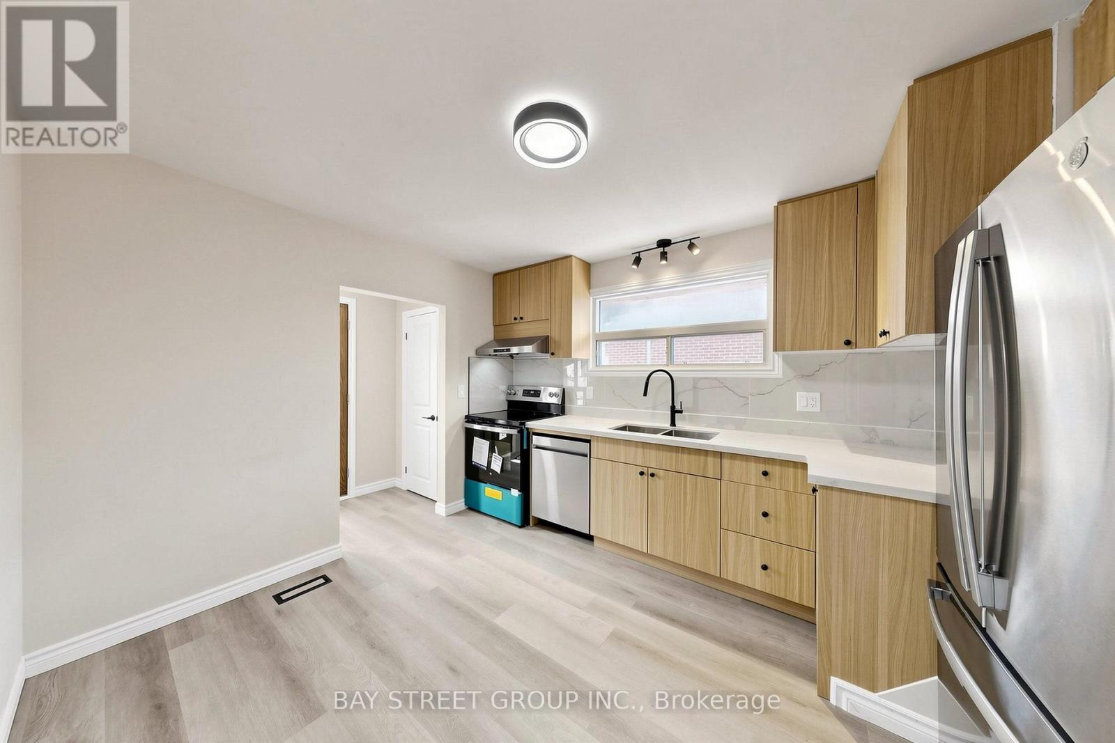 28 WARREN AVENUE - 6