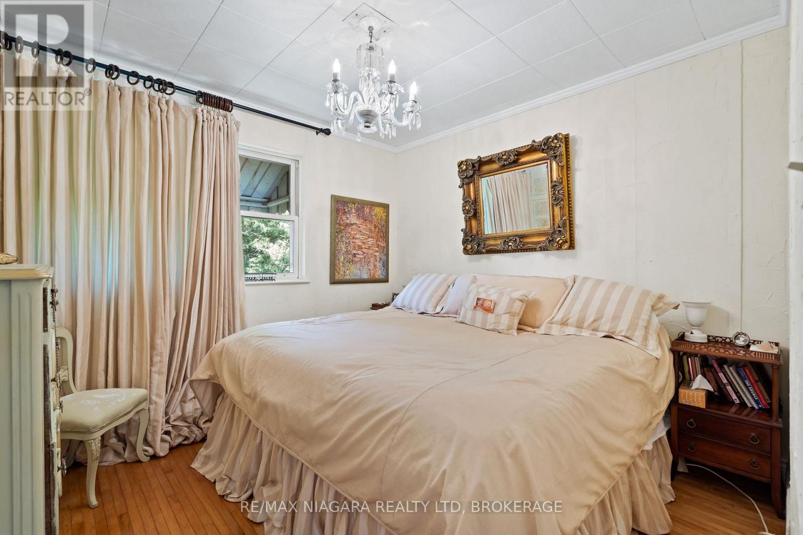 48 OAKRIDGE CRESCENT - 15