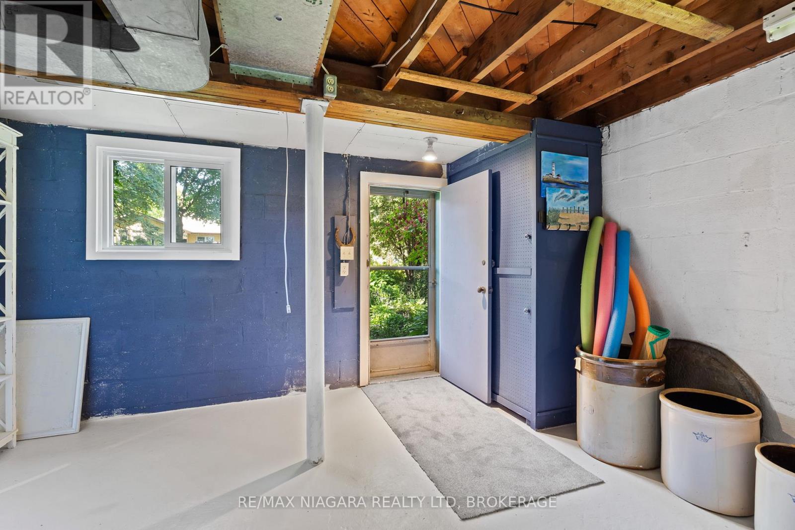 48 OAKRIDGE CRESCENT - 24