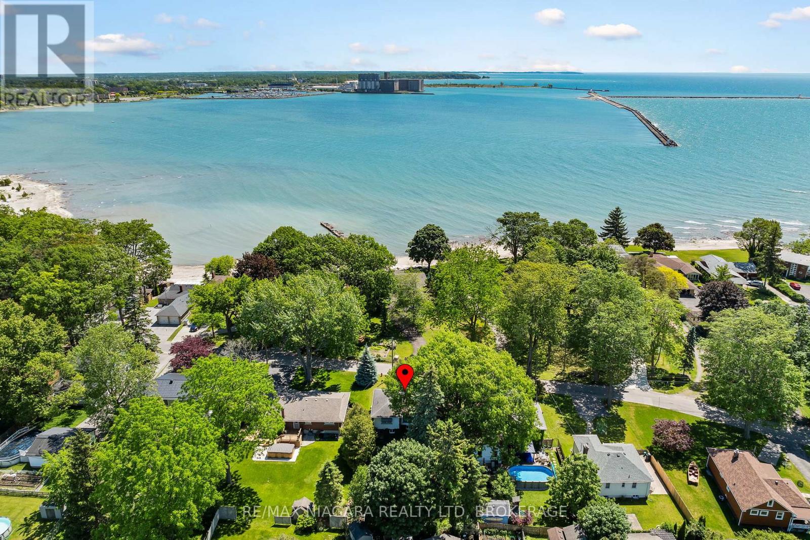 48 OAKRIDGE CRESCENT - 26