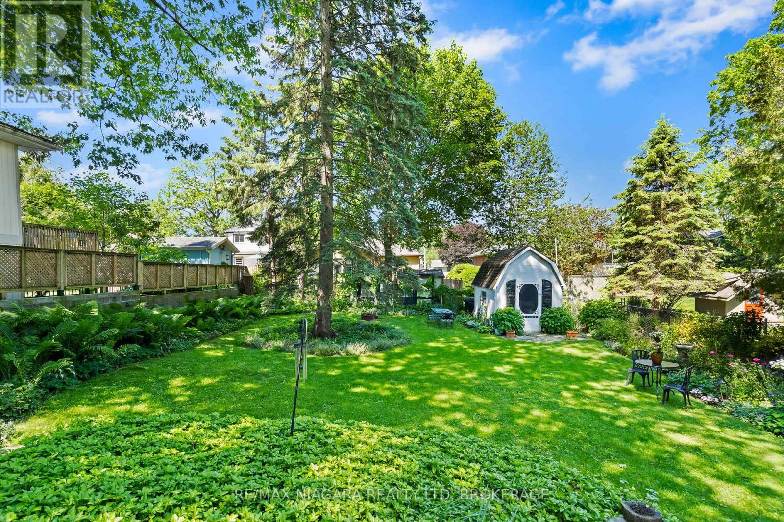 48 OAKRIDGE CRESCENT - 7