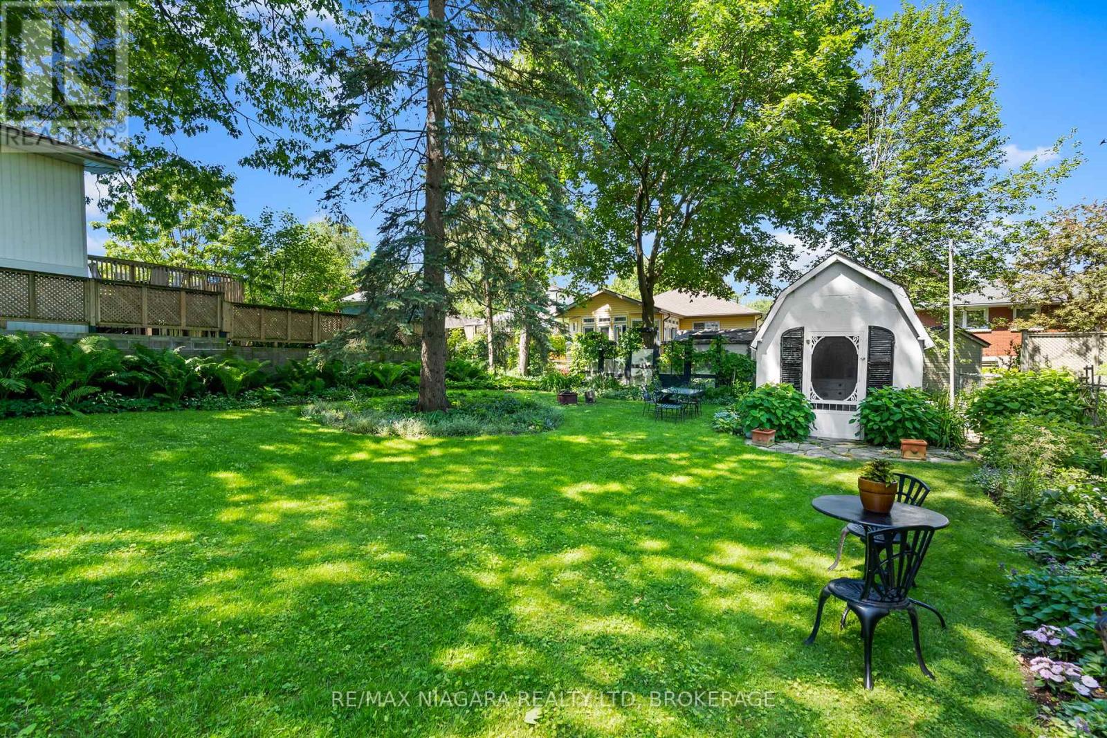 48 OAKRIDGE CRESCENT - 8
