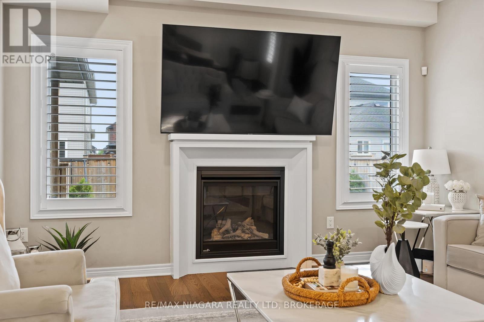 91 QUEBEC AVENUE - 11