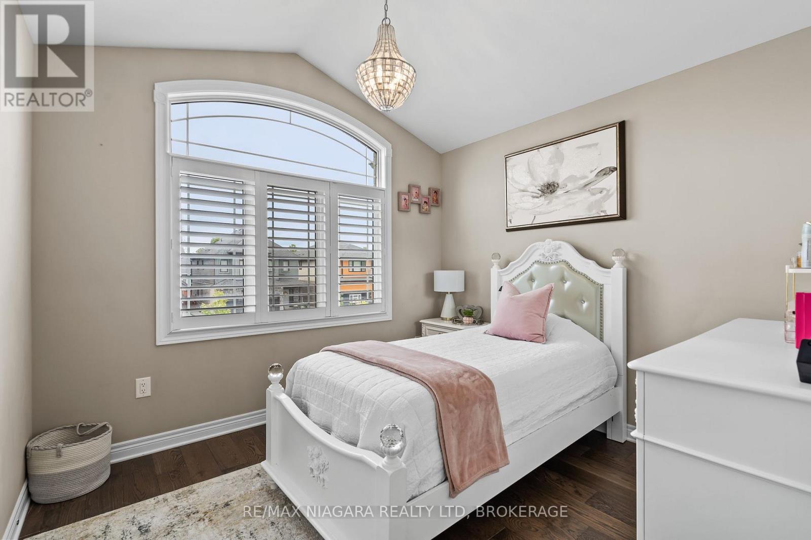 91 QUEBEC AVENUE - 18