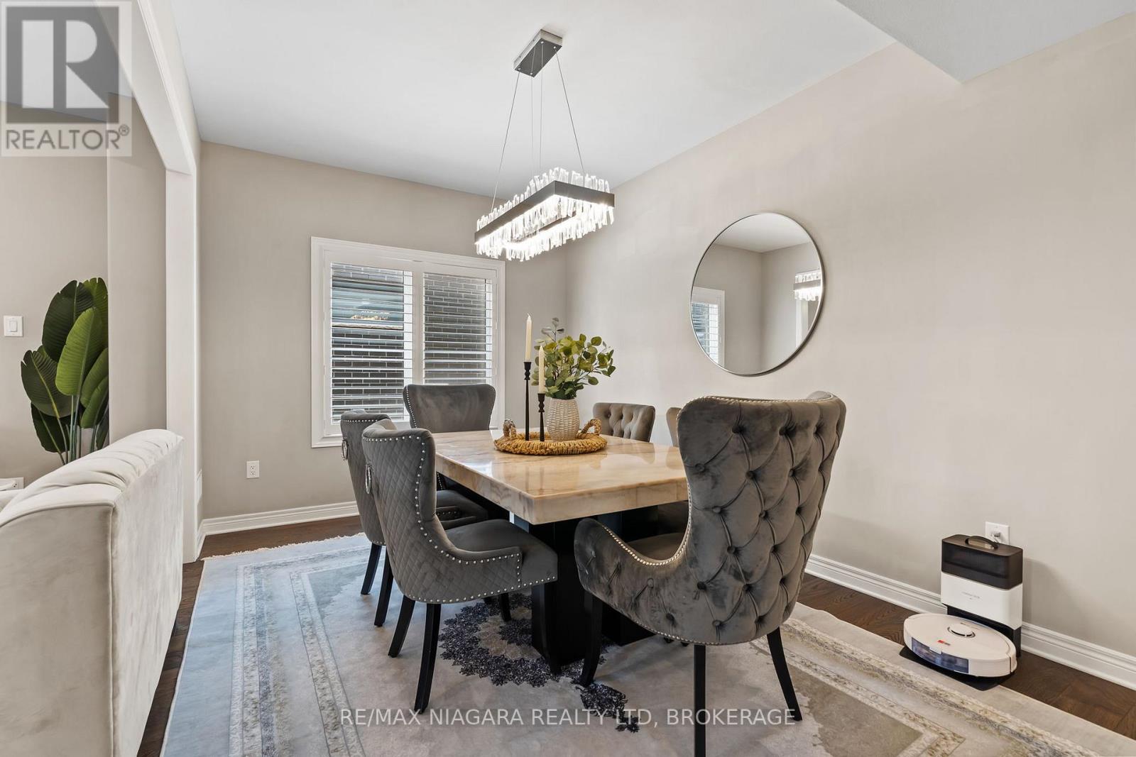 91 QUEBEC AVENUE - 7