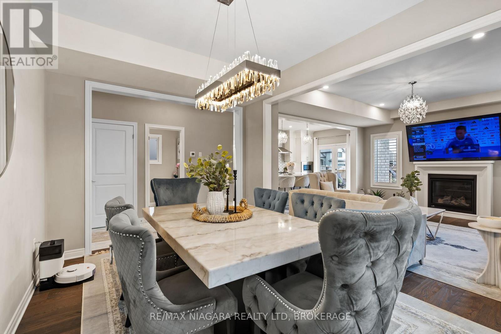 91 QUEBEC AVENUE - 8