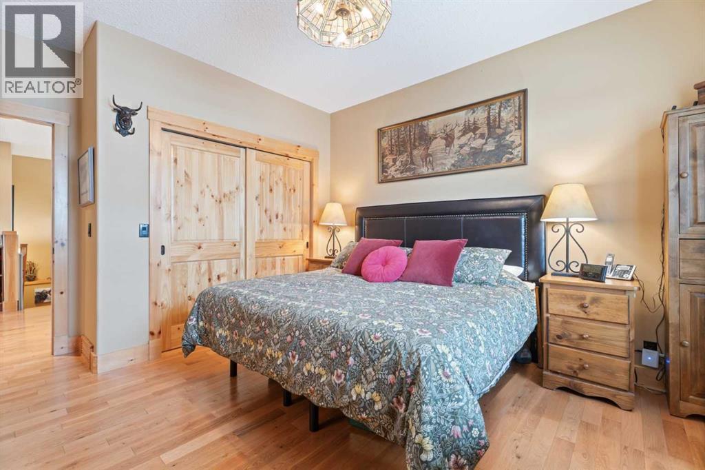 The Owners bedroom is a perfect size.  Large enough to fit a king sized bed and your furniture, but also cozy and inviting to retire at the end of each day