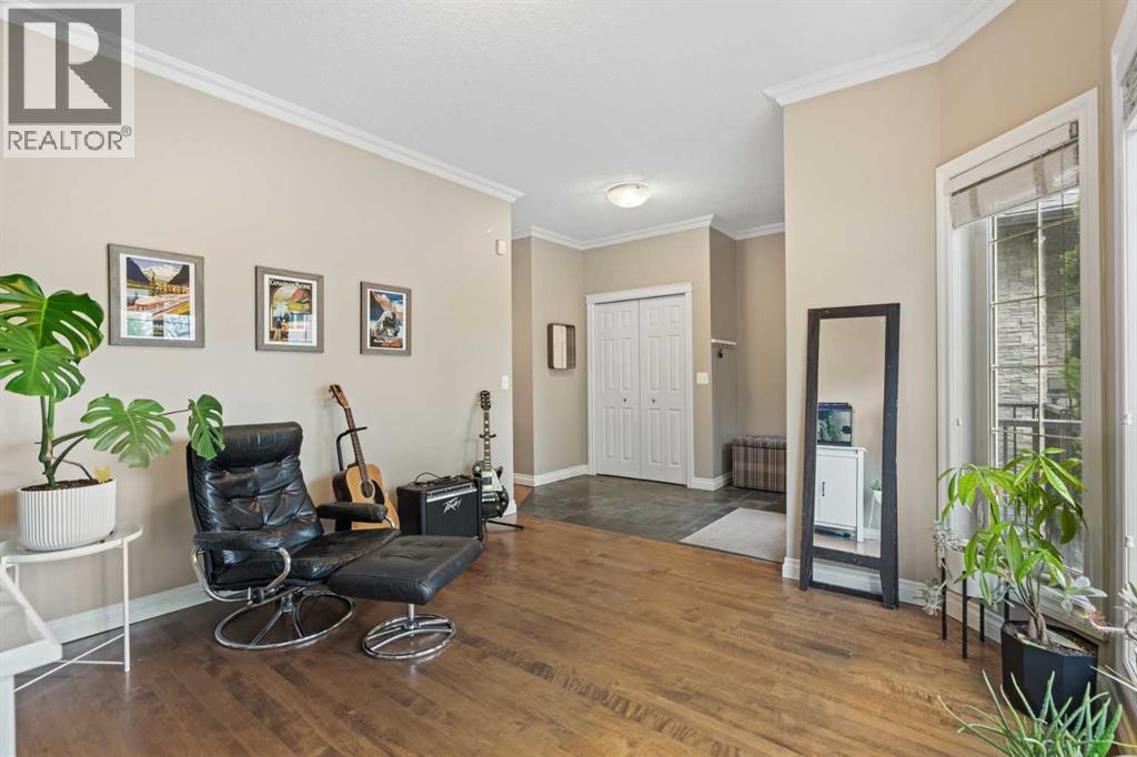 514 22 Avenue NE — photo 6