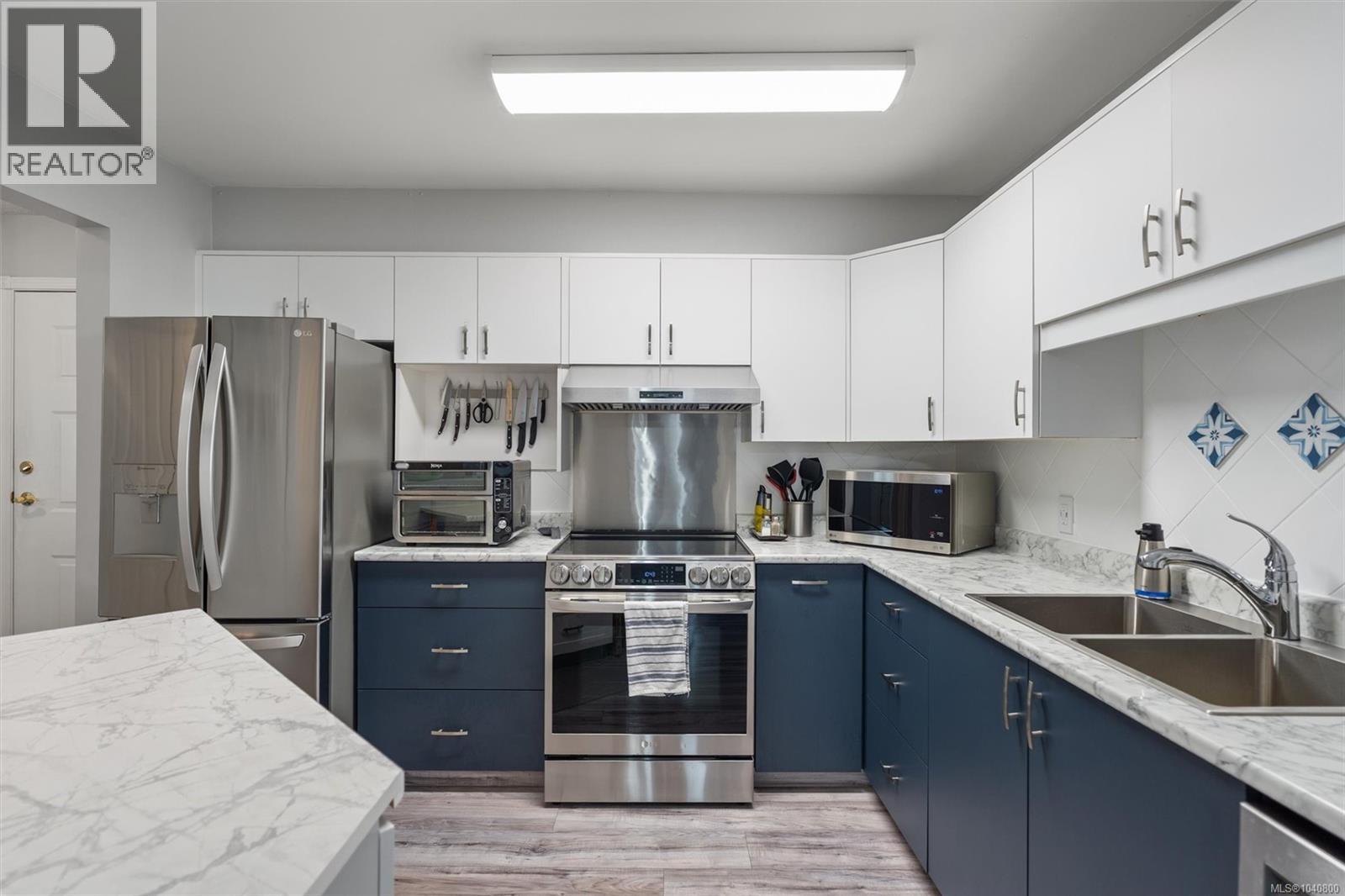 102 3931 Shelbourne Street, Saanich