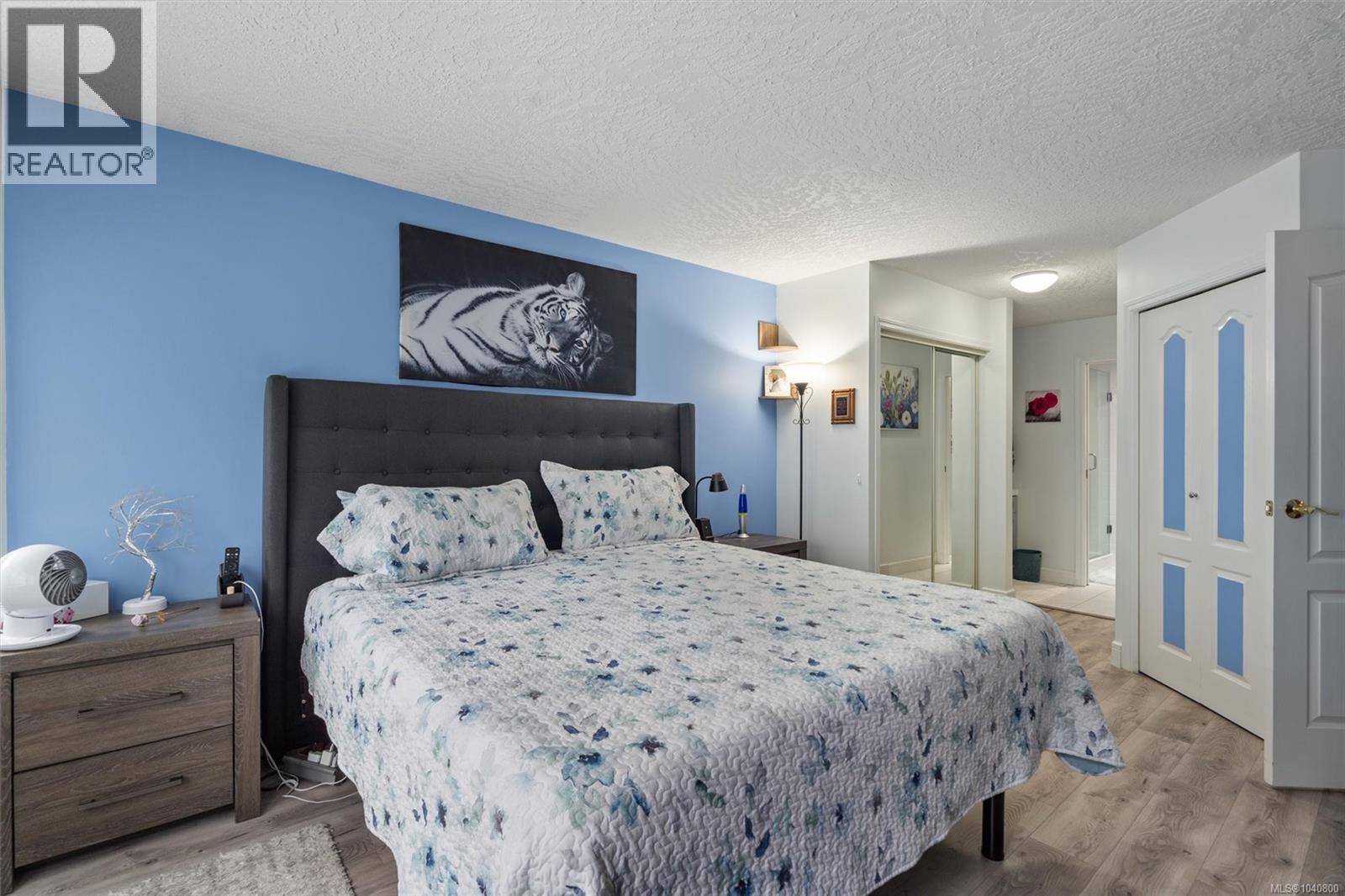 102 3931 Shelbourne Street, Saanich