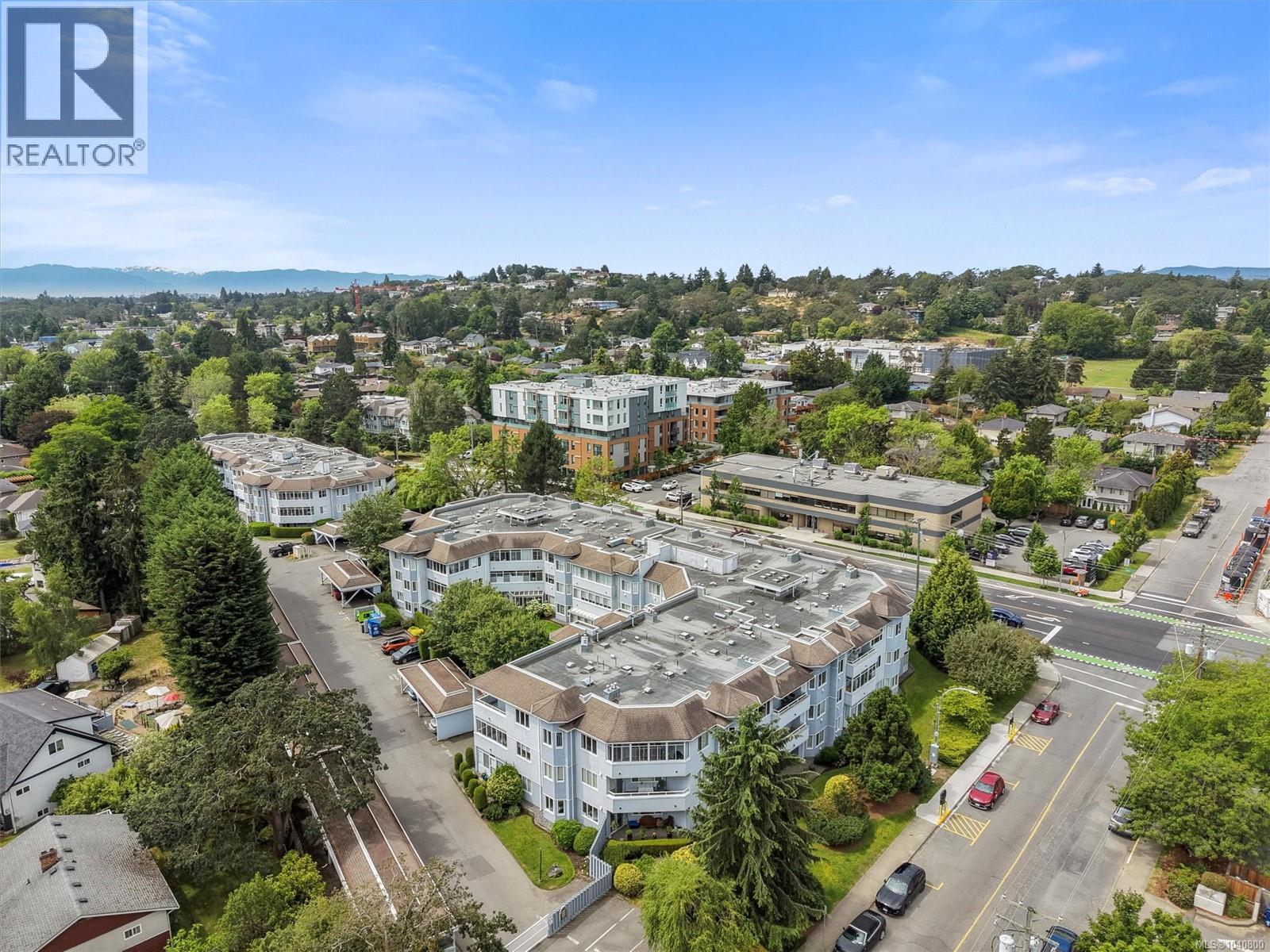 102 3931 Shelbourne Street, Saanich