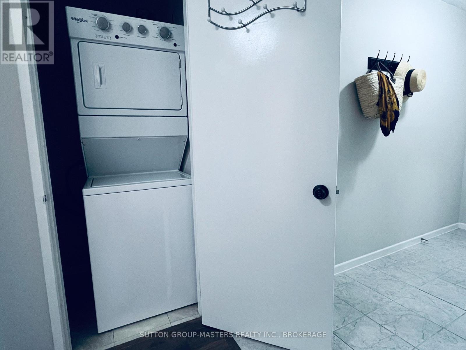 #301 266 GUTHRIE DRIVE - 22