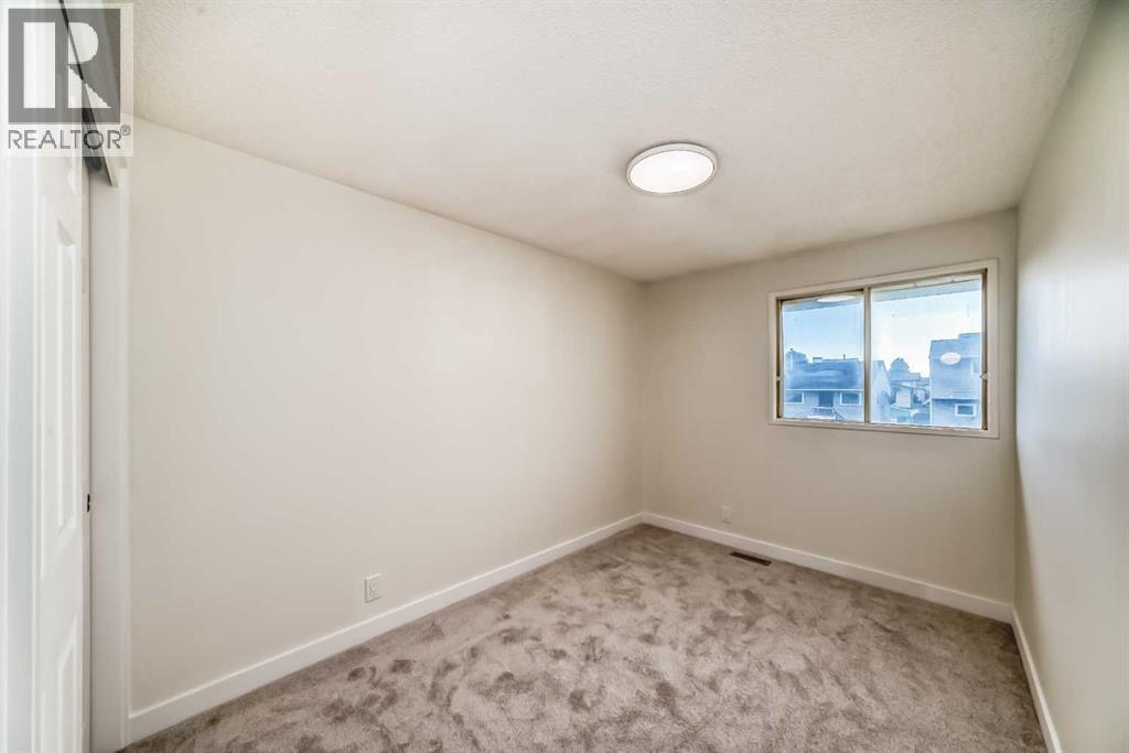 #32 1515 Falconridge Drive NE - 18