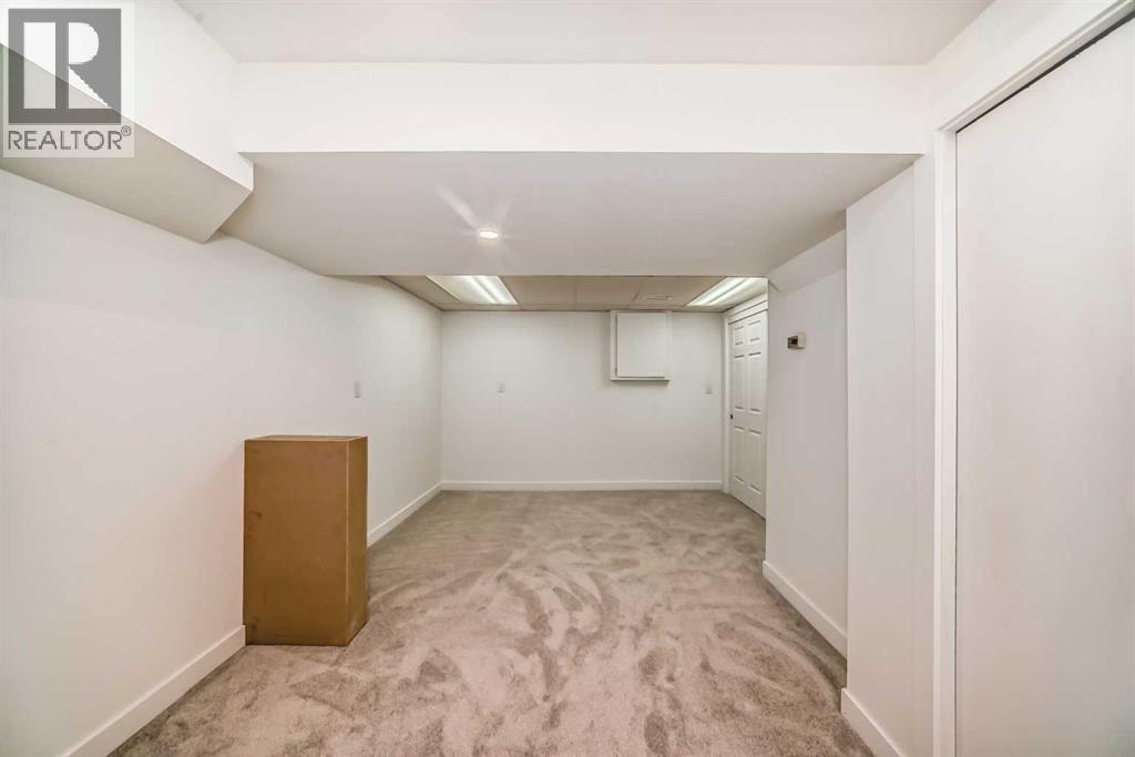 #32 1515 Falconridge Drive NE - 26