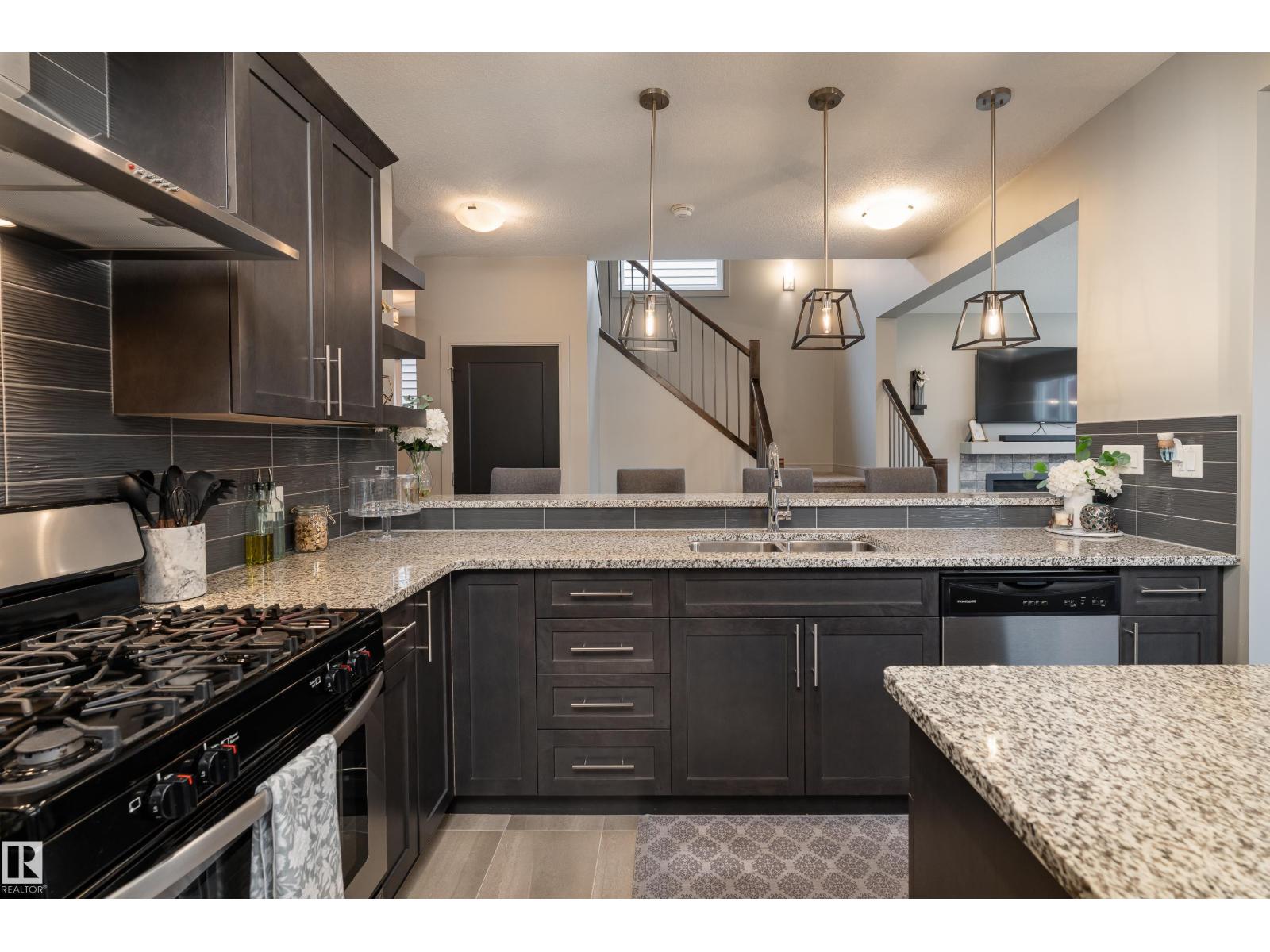 7038 172A AV NW - 13