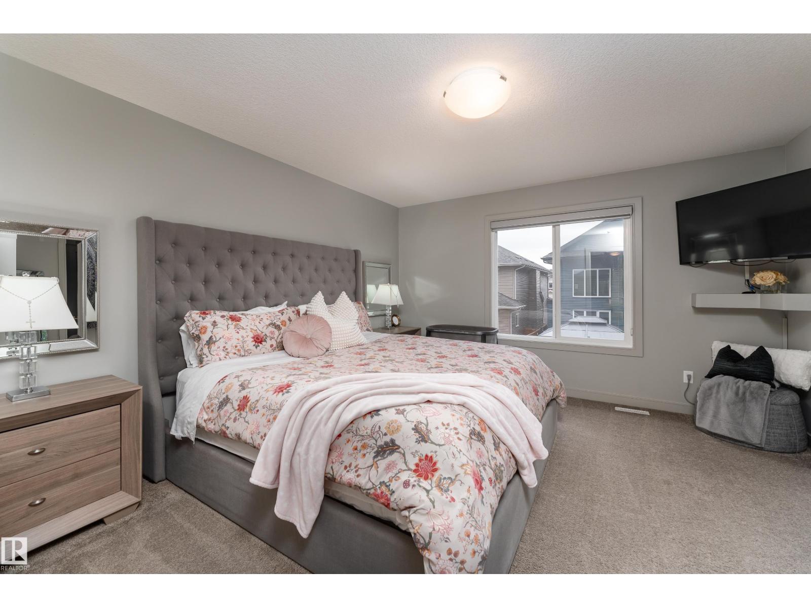 7038 172A AV NW - 22