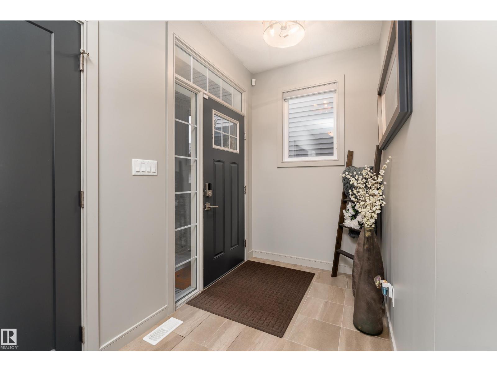 7038 172A AV NW - 3