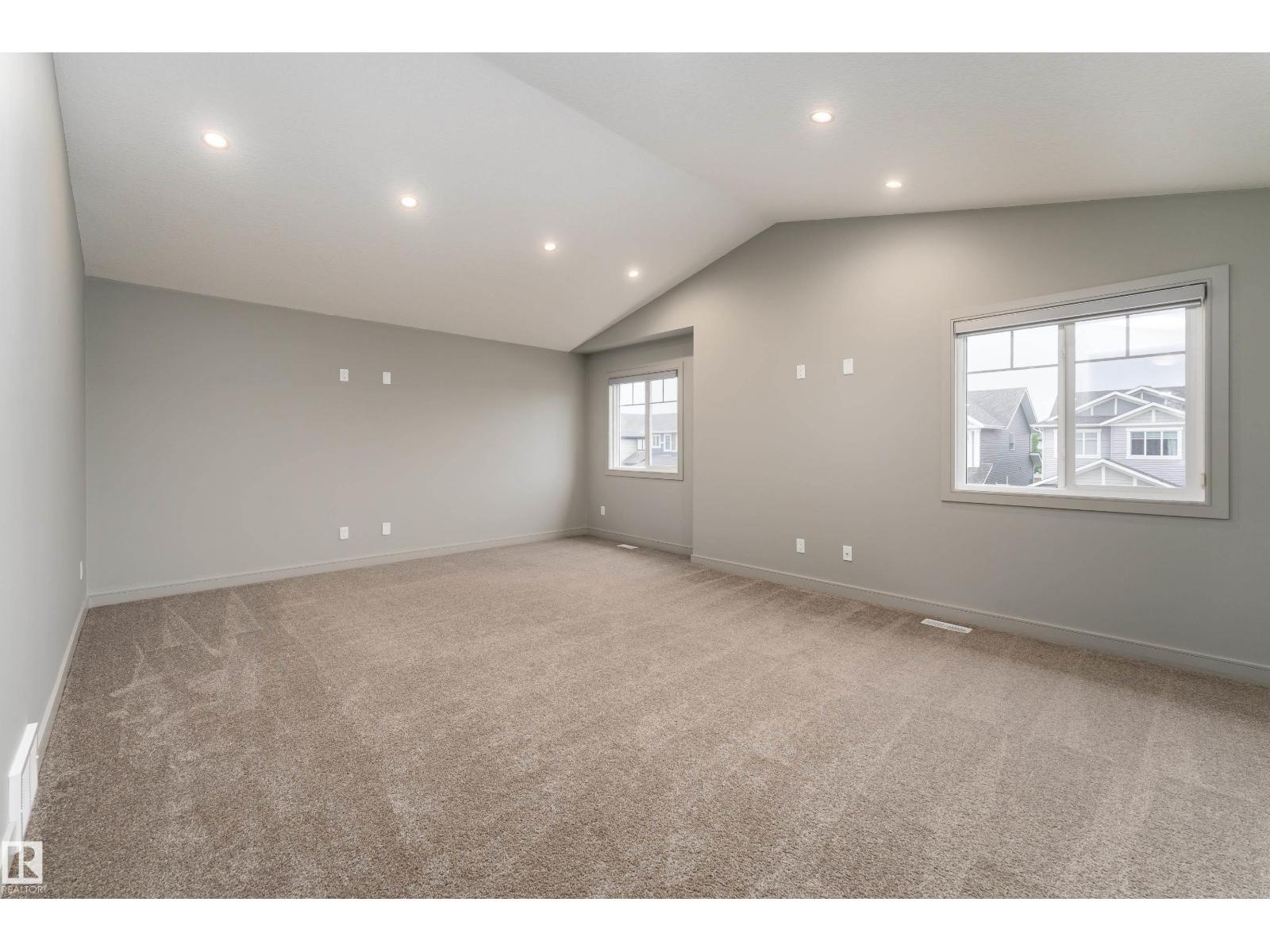 7038 172A AV NW - 34