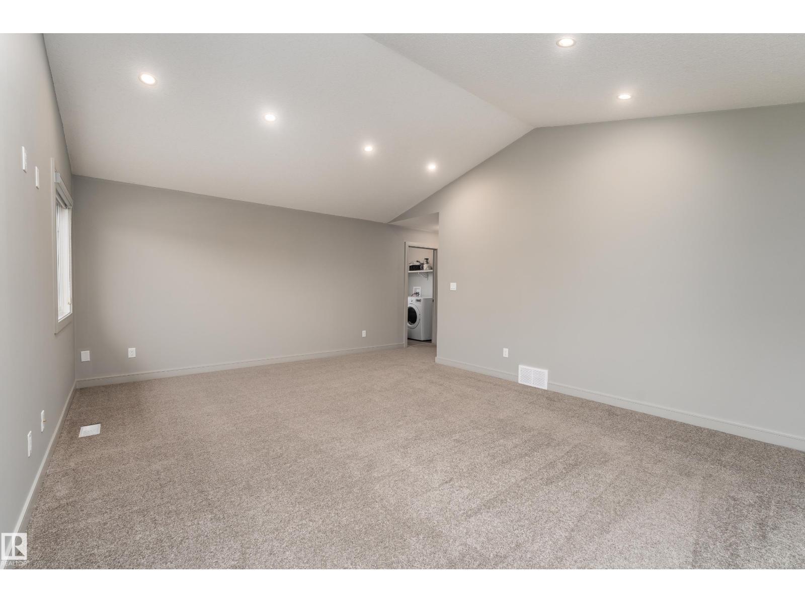 7038 172A AV NW - 36