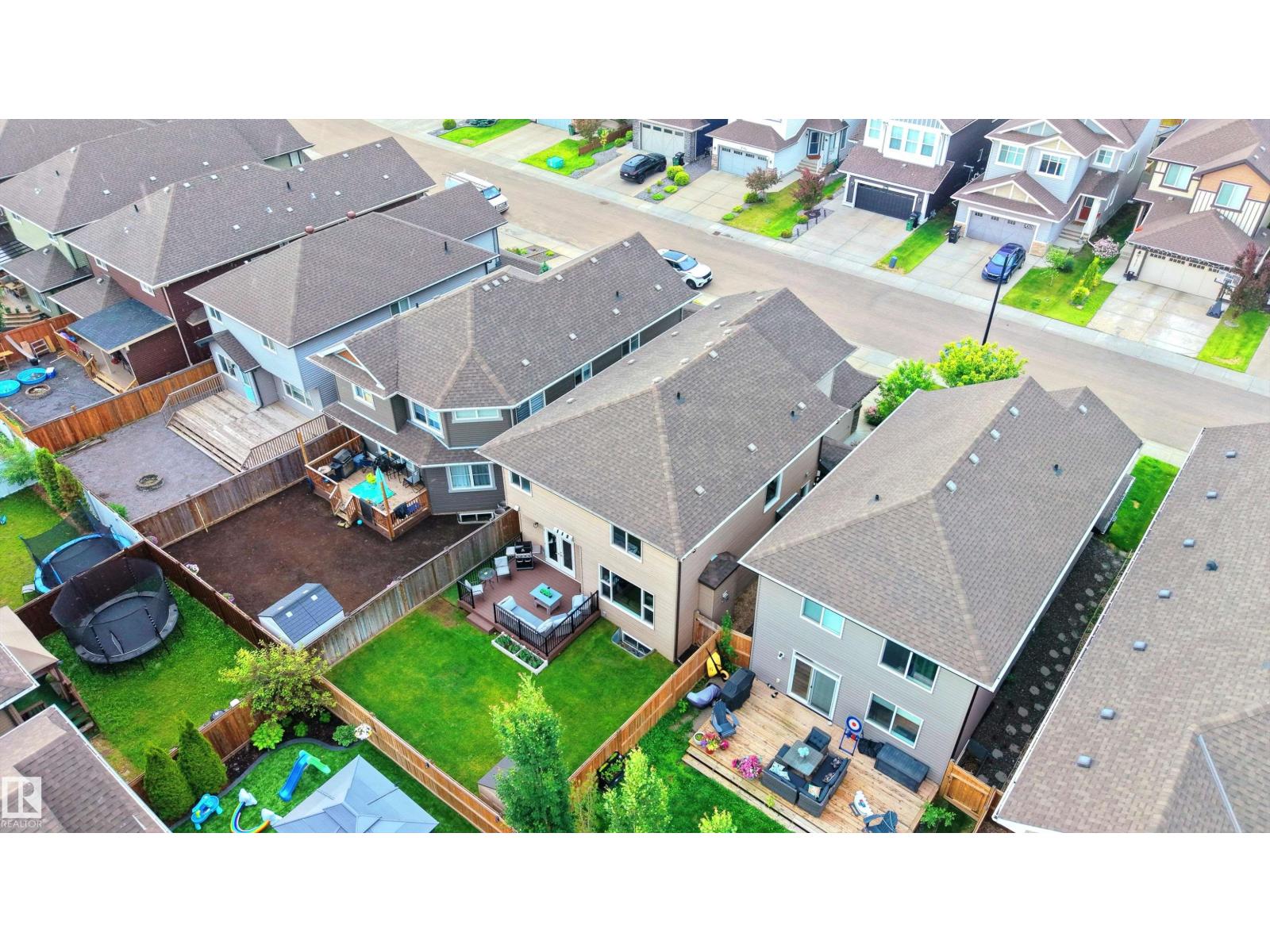 7038 172A AV NW - 50