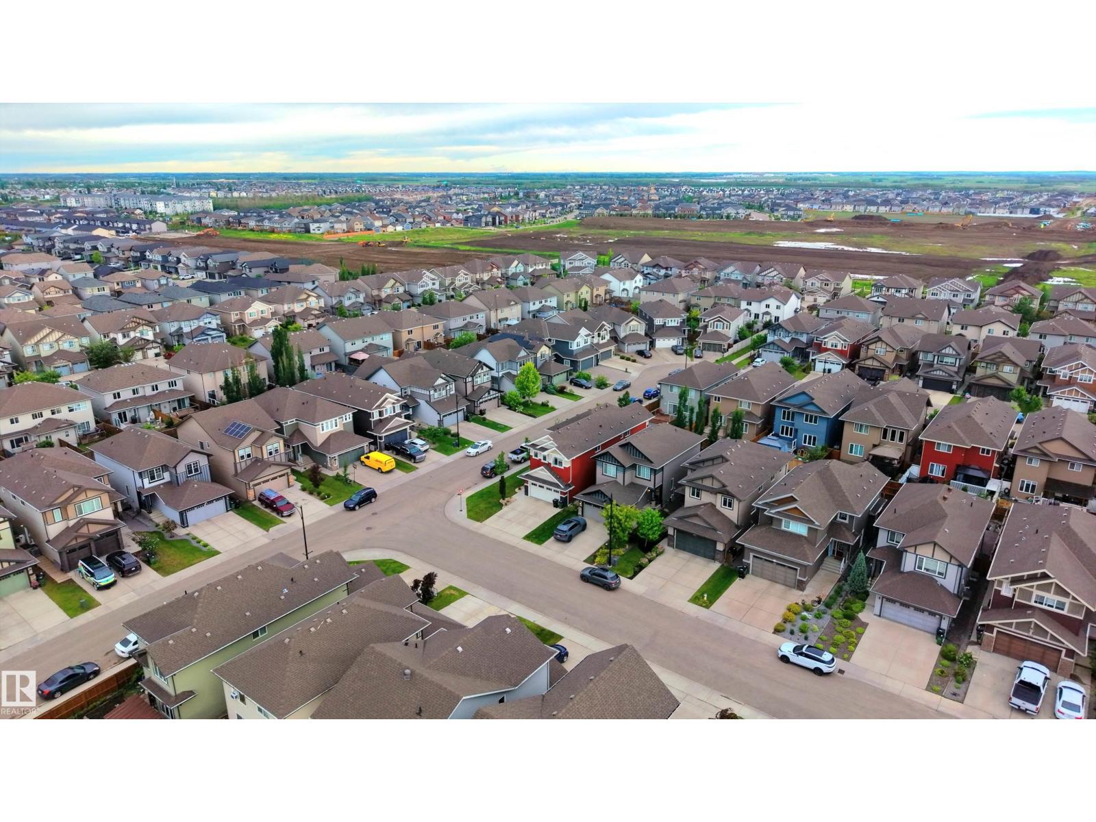 7038 172A AV NW - 51