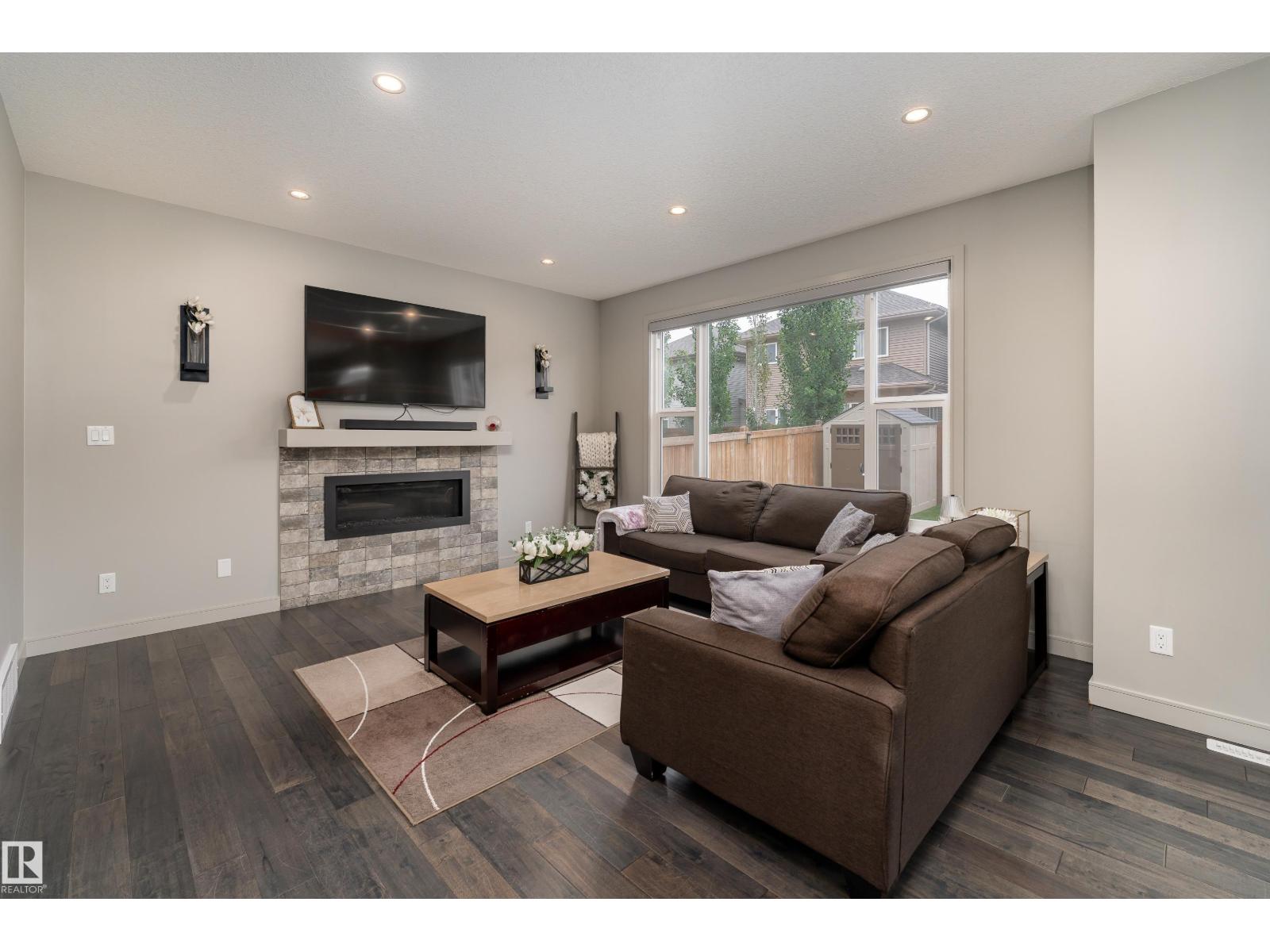 7038 172A AV NW - 6