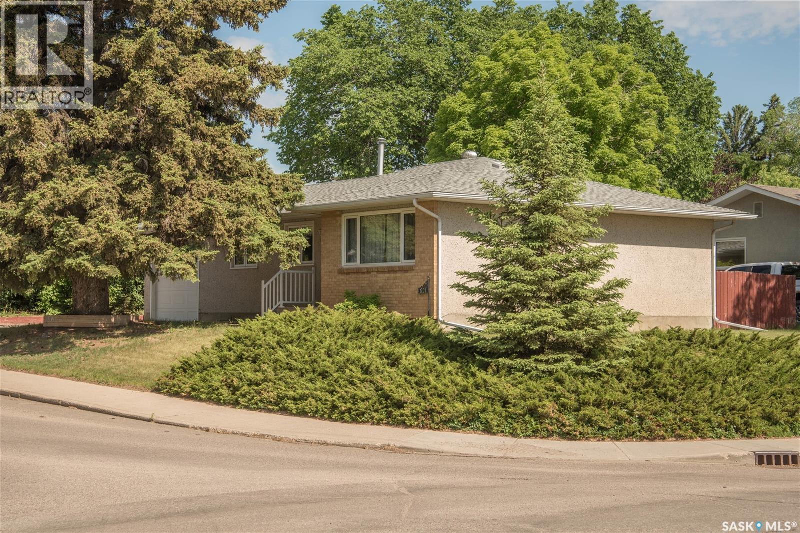 1701 Prince of Wales AVENUE — photo 25