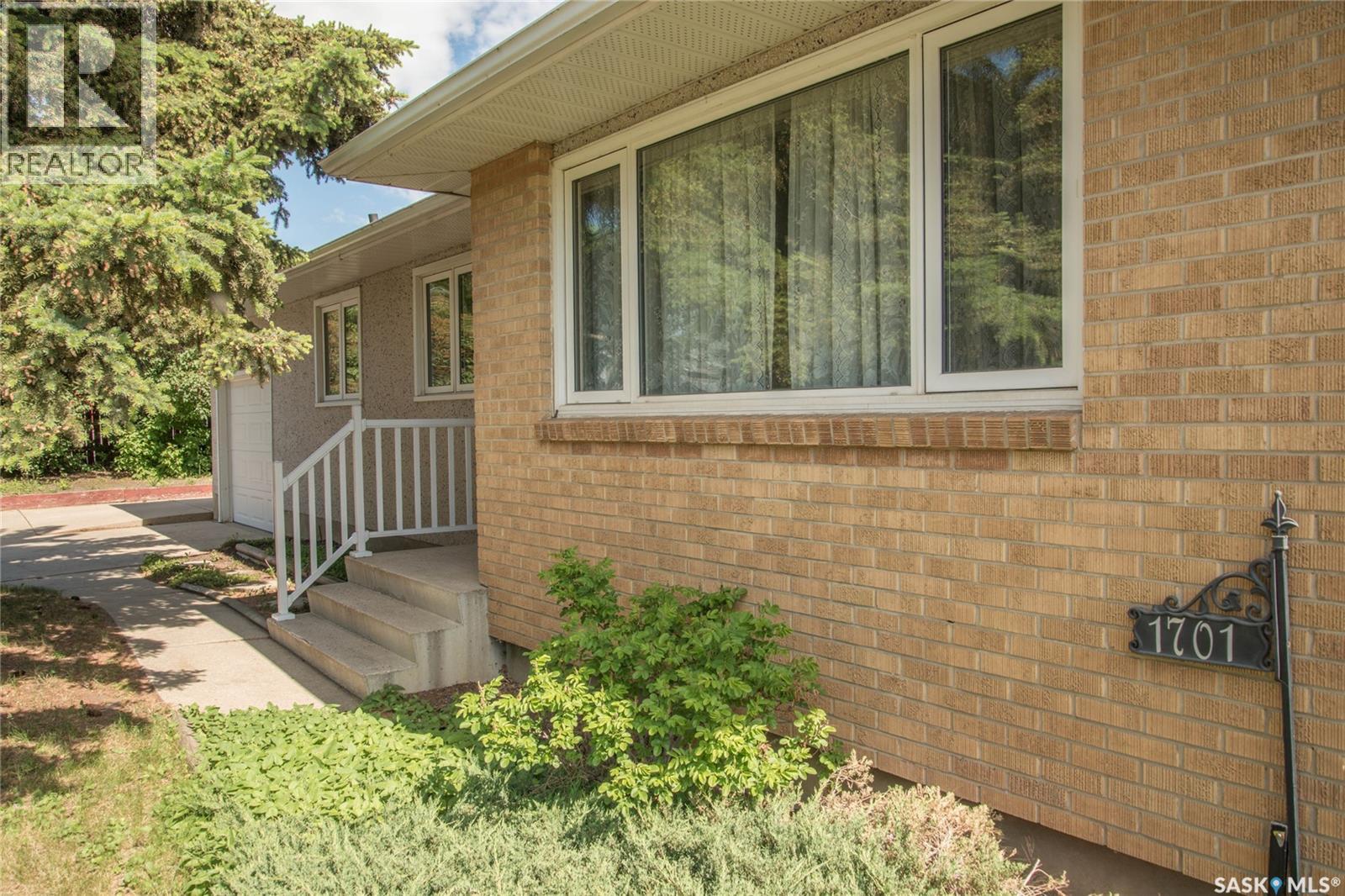 1701 Prince of Wales AVENUE — photo 26