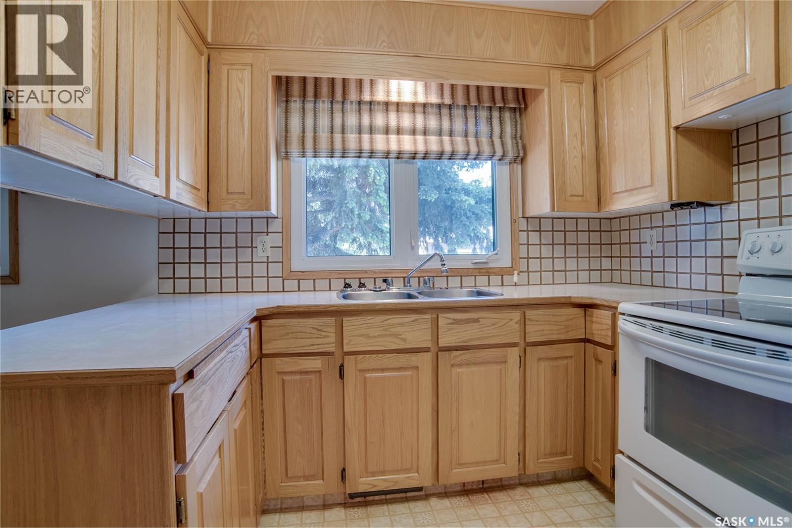 1701 Prince of Wales AVENUE — photo 7