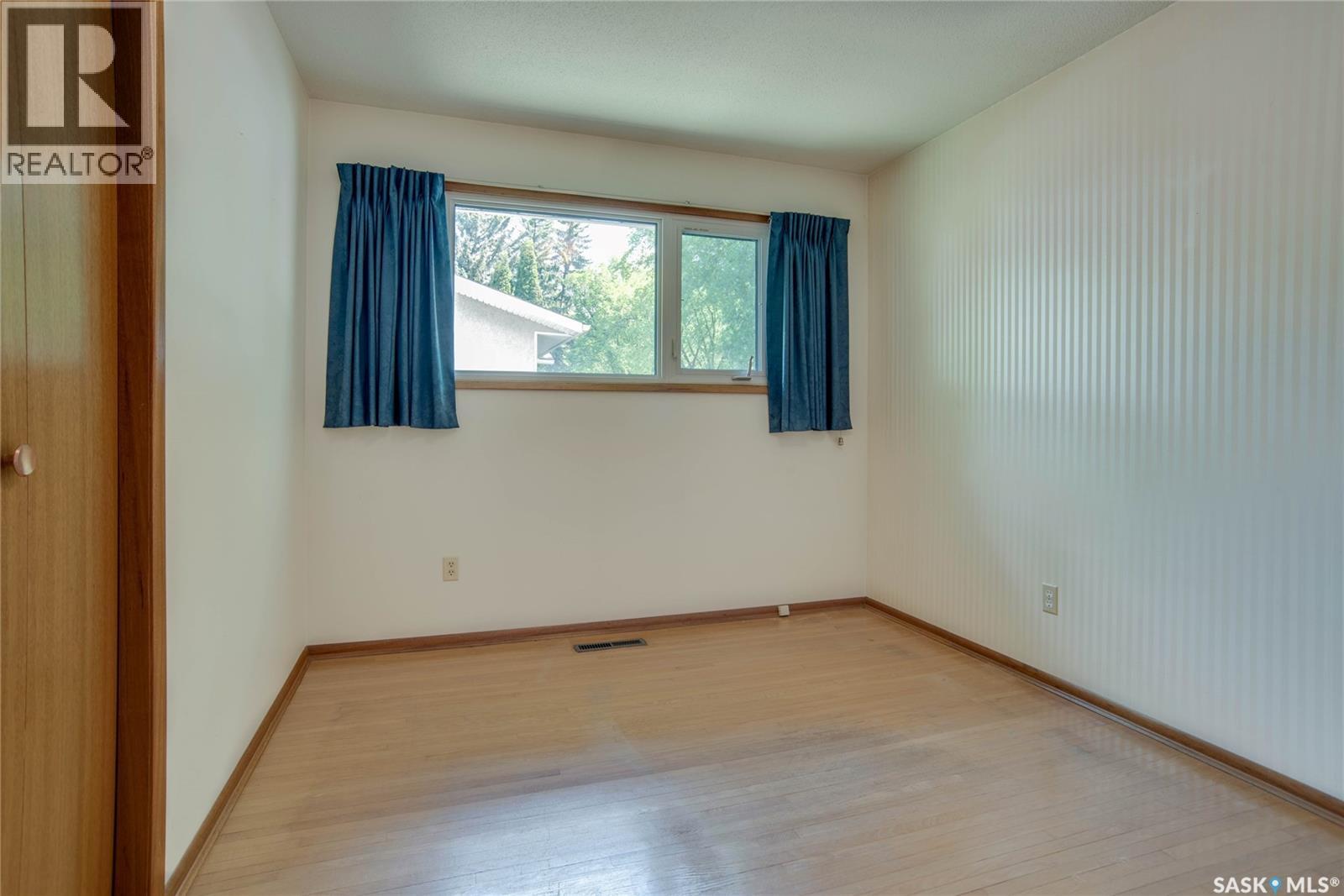 1701 Prince of Wales AVENUE — photo 9