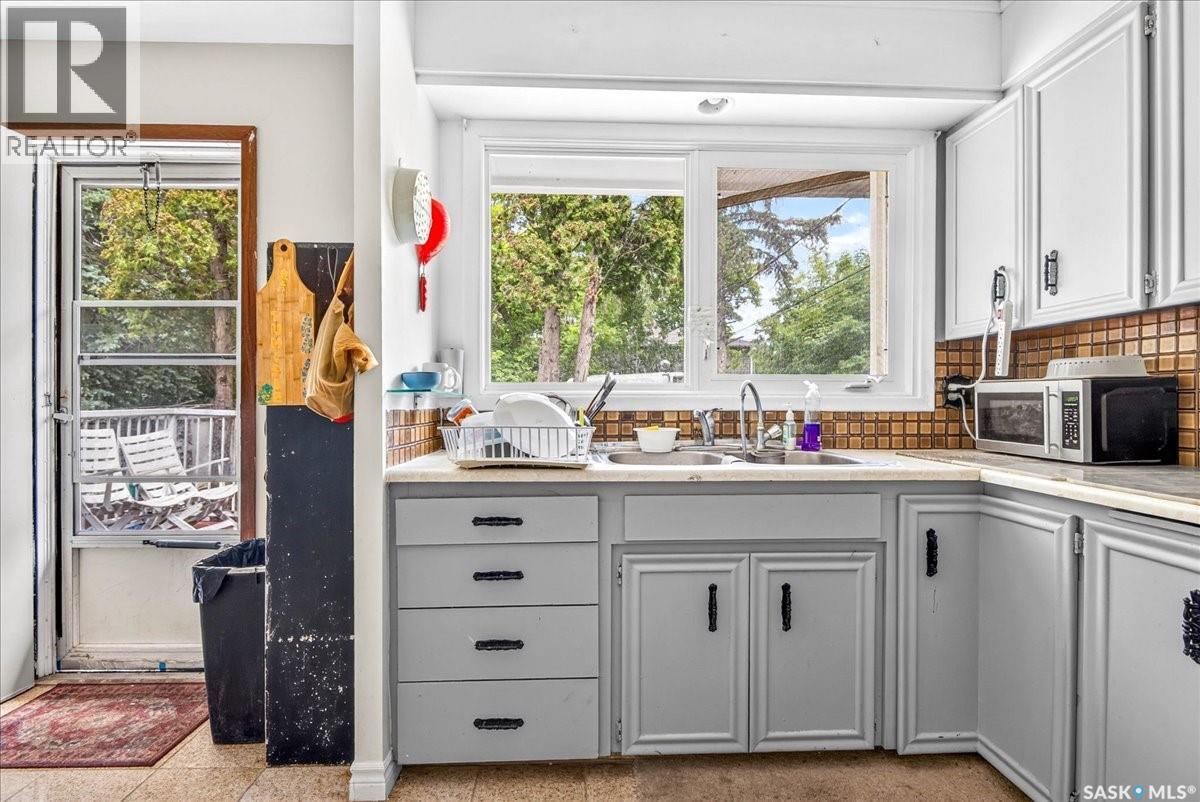 3909 HILLSDALE STREET - 10