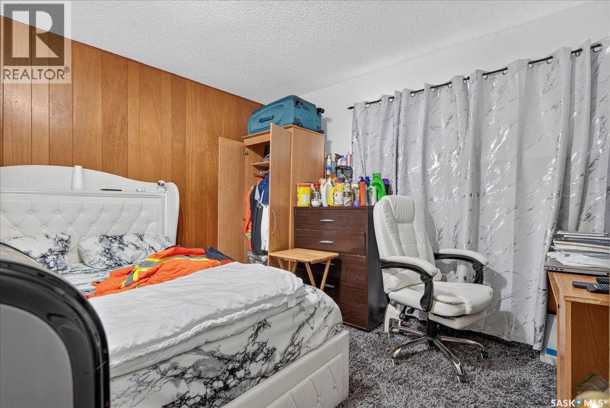 3909 HILLSDALE STREET - 24