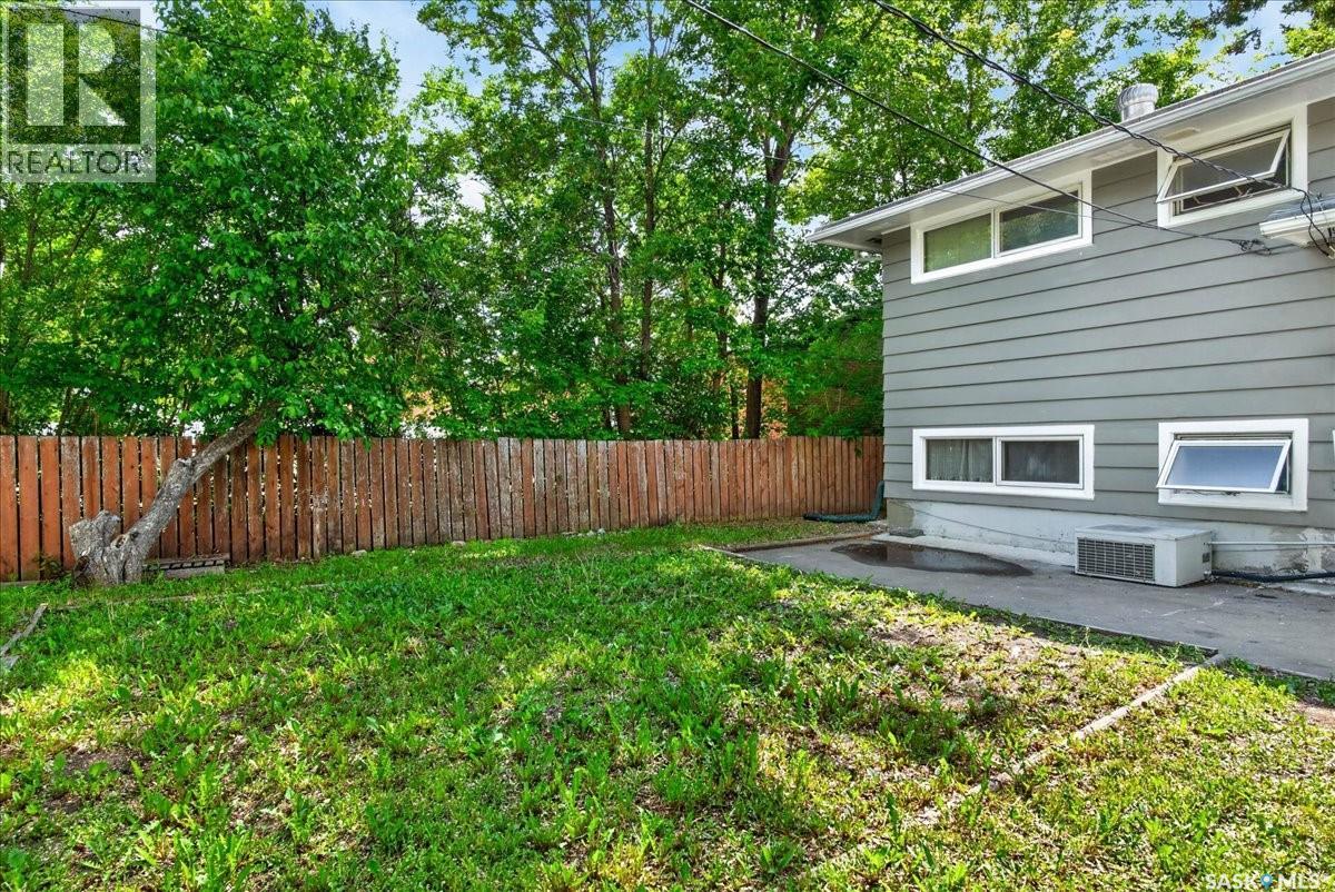 3909 HILLSDALE STREET - 32