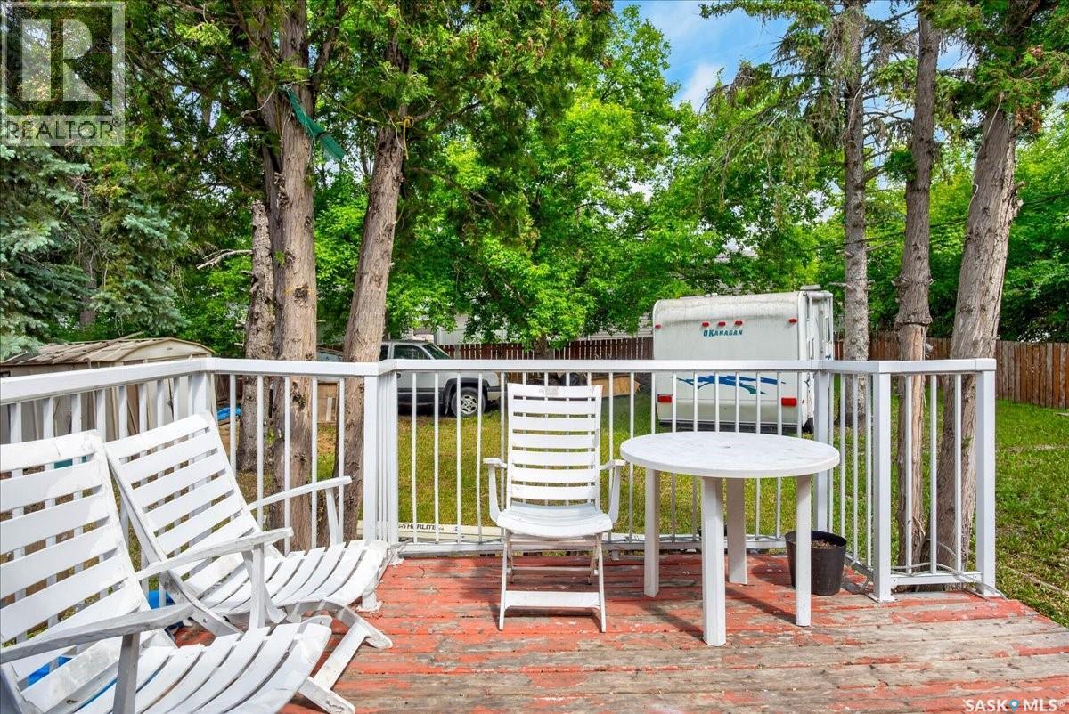 3909 HILLSDALE STREET - 33
