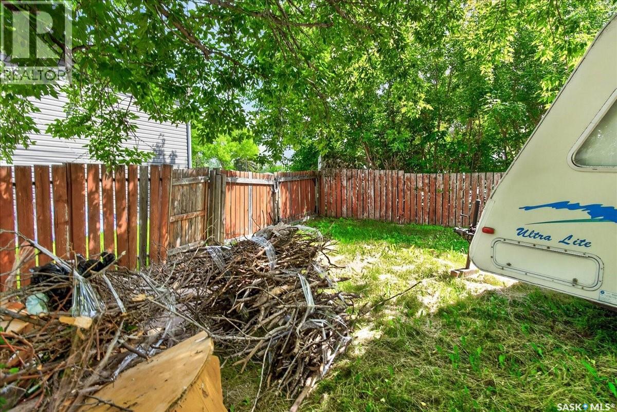 3909 HILLSDALE STREET - 36