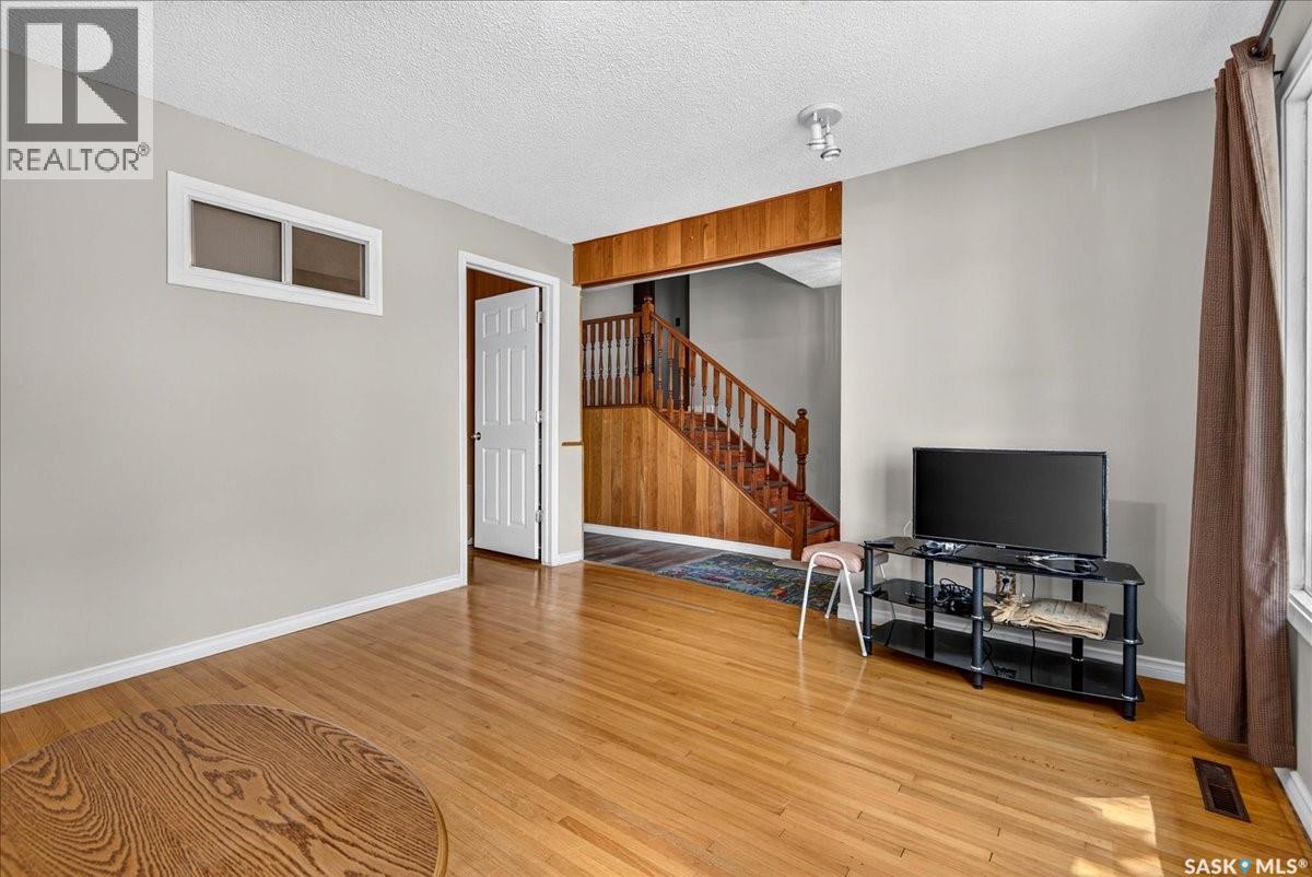 3909 HILLSDALE STREET - 6