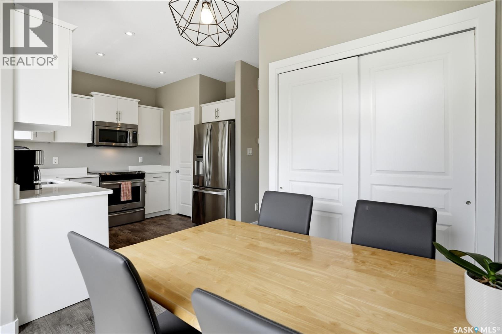 5425 Campling AVENUE — photo 17