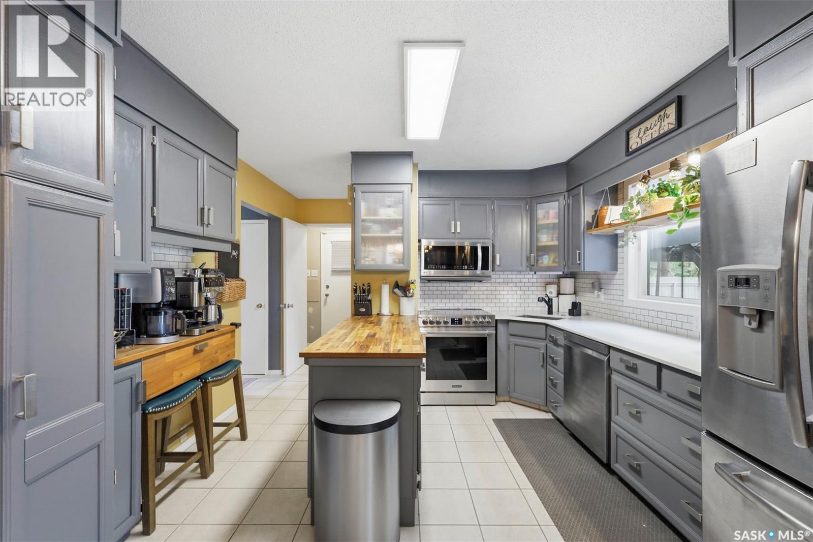 1660 Alexandra AVENUE — photo 11