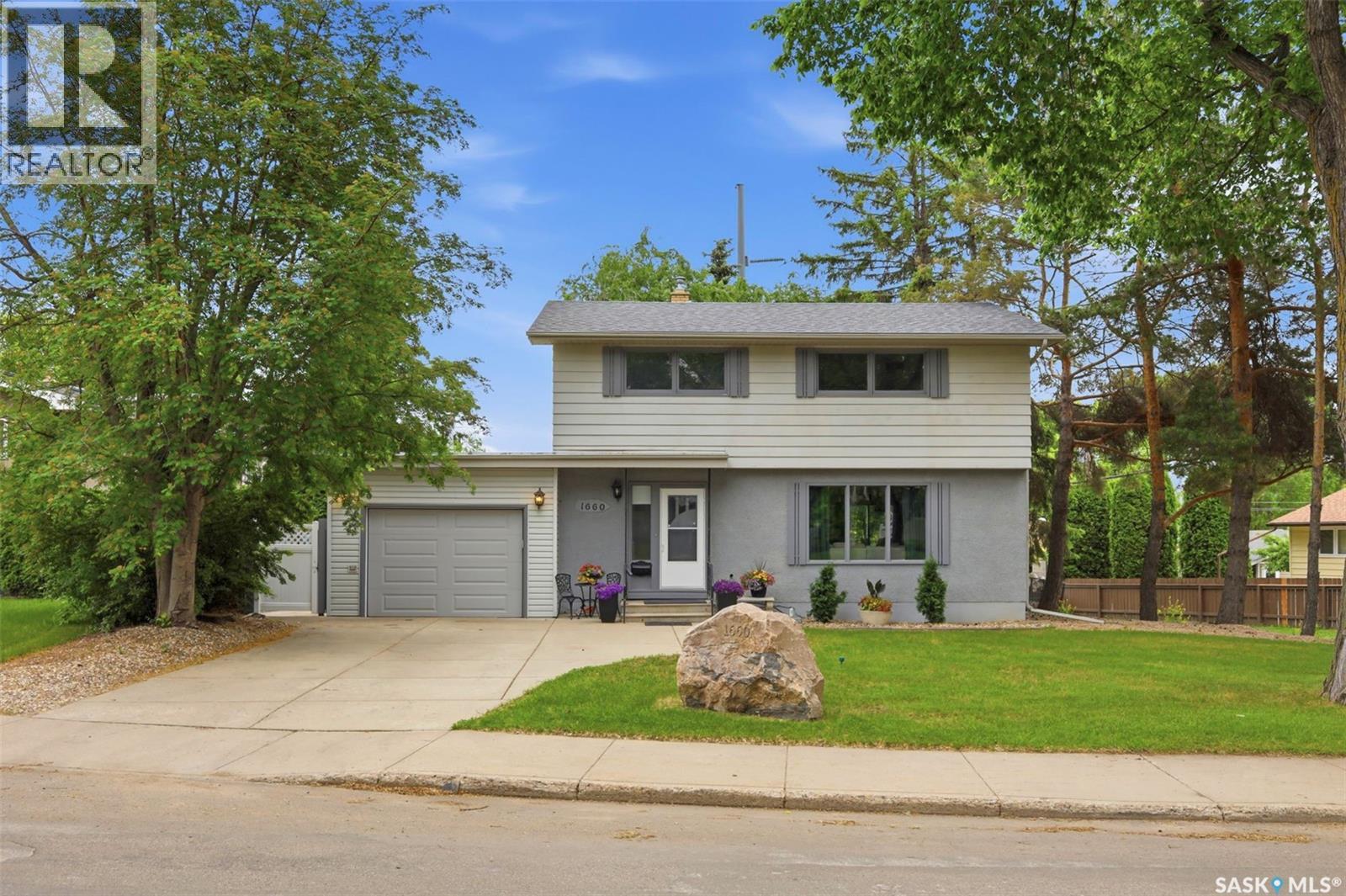1660 Alexandra AVENUE - photo 2