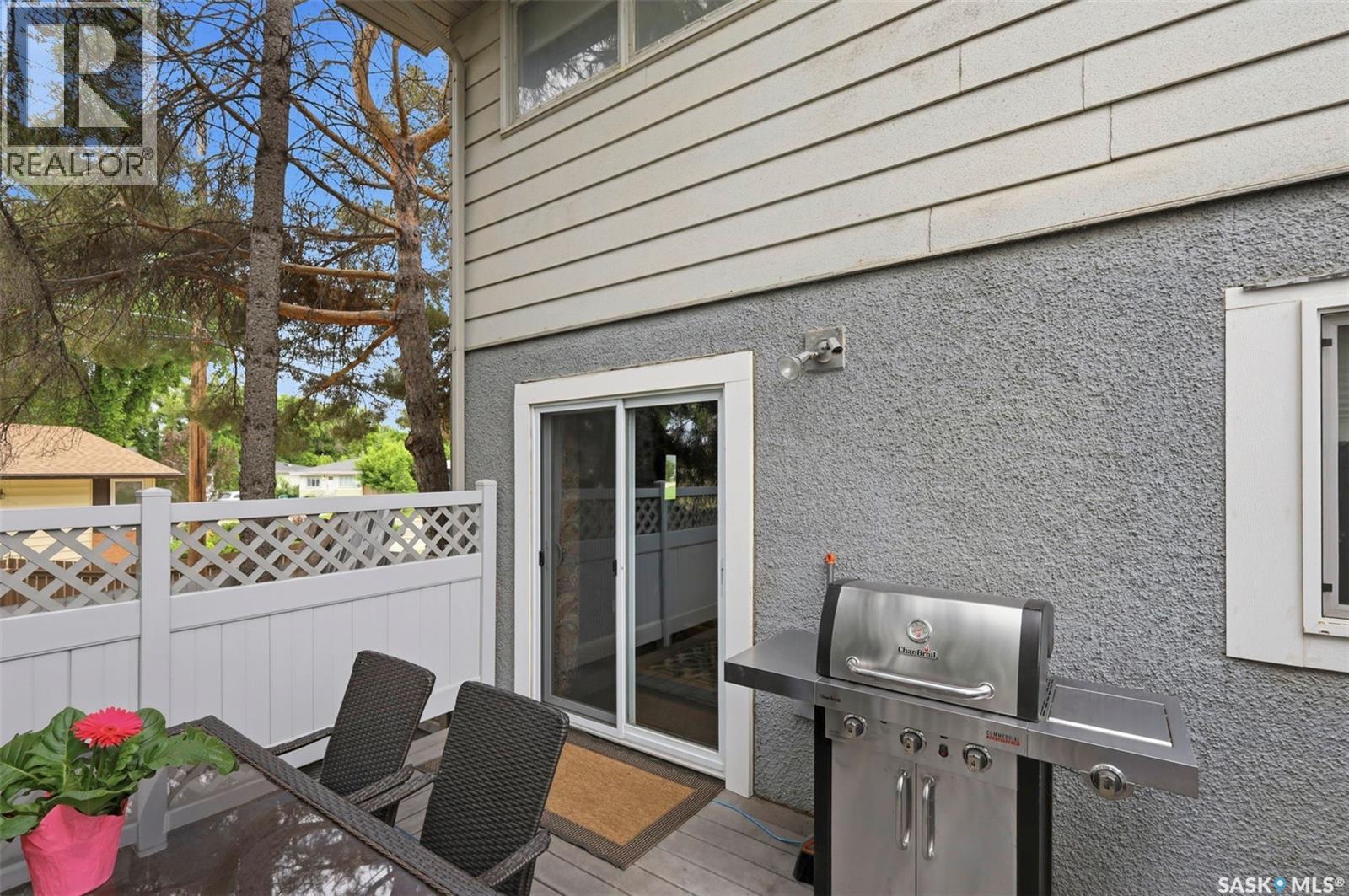 1660 Alexandra AVENUE — photo 29