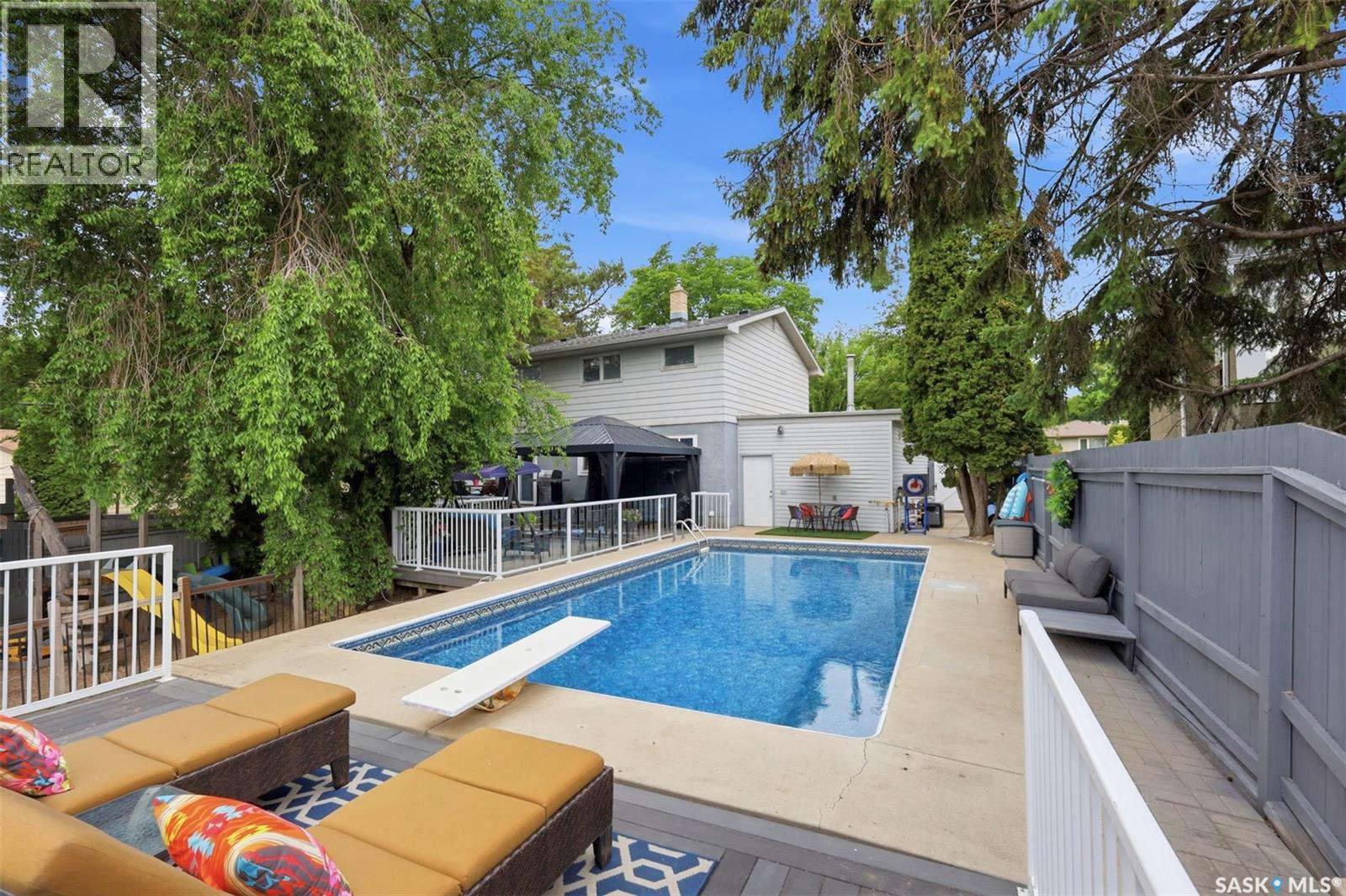 1660 Alexandra AVENUE — photo 37