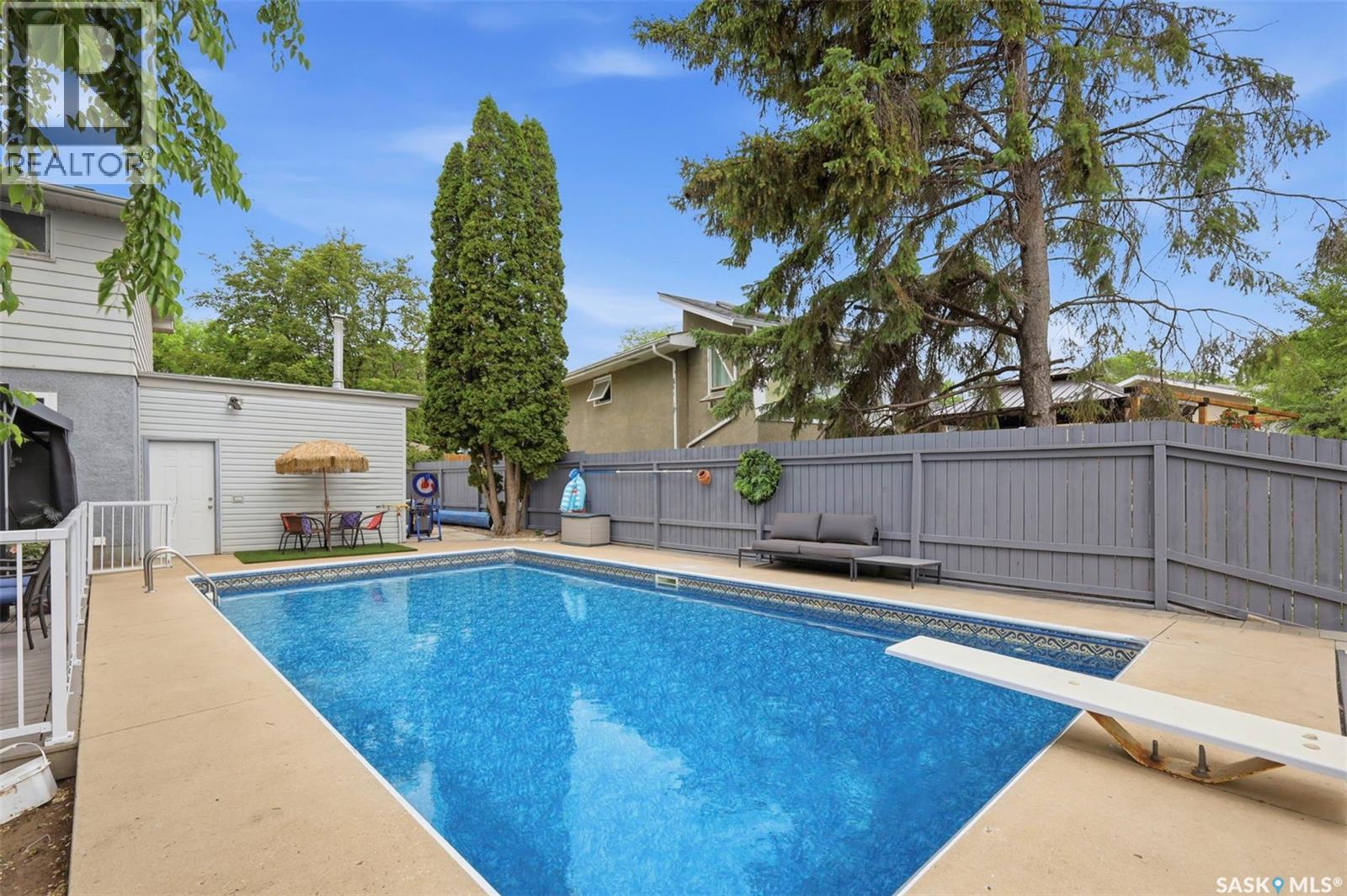 1660 Alexandra AVENUE — photo 38
