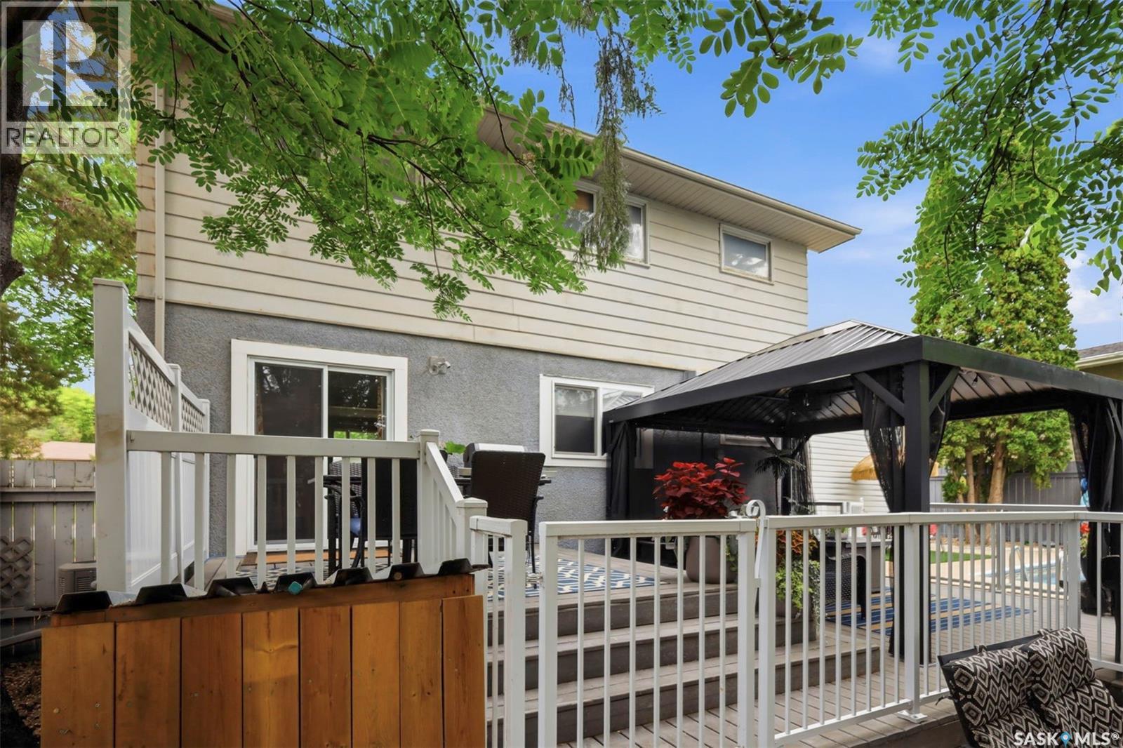 1660 Alexandra AVENUE — photo 45